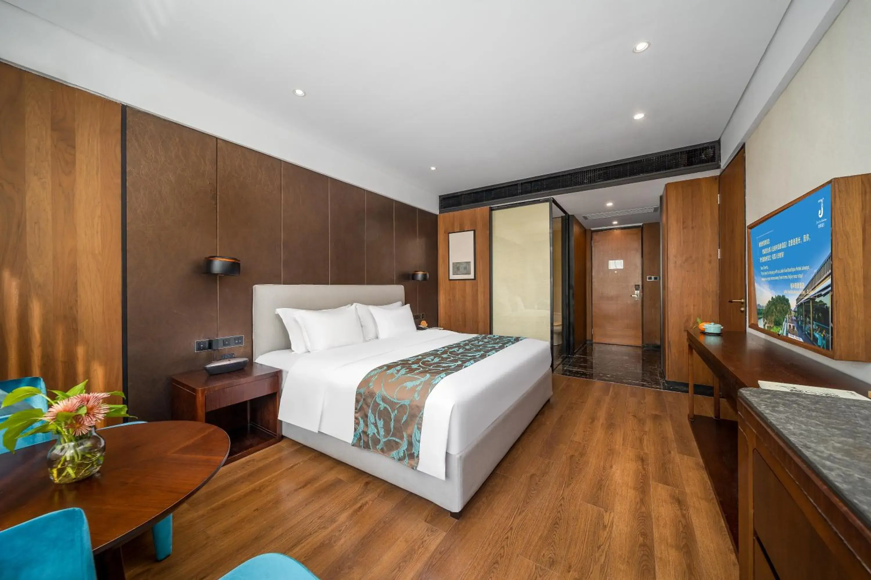 Superior Queen Room in Jolie Vue Boutique Hotel Guilin (near Elephant Trunk Hill) Superior Queen Room in Jolie Vue Boutique Hotel Guilin (near Elephant Trunk Hill)