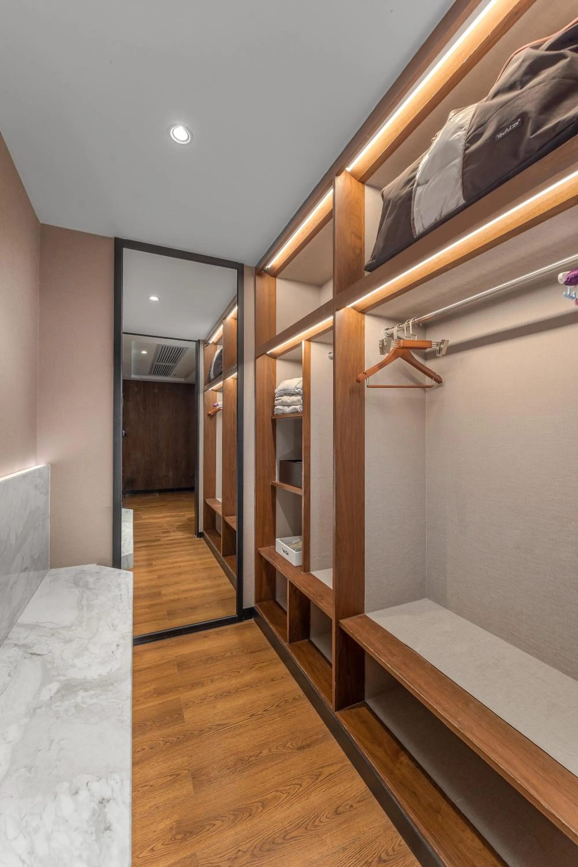 Jolie Vue Boutique Hotel Guilin (near Elephant Trunk Hill)