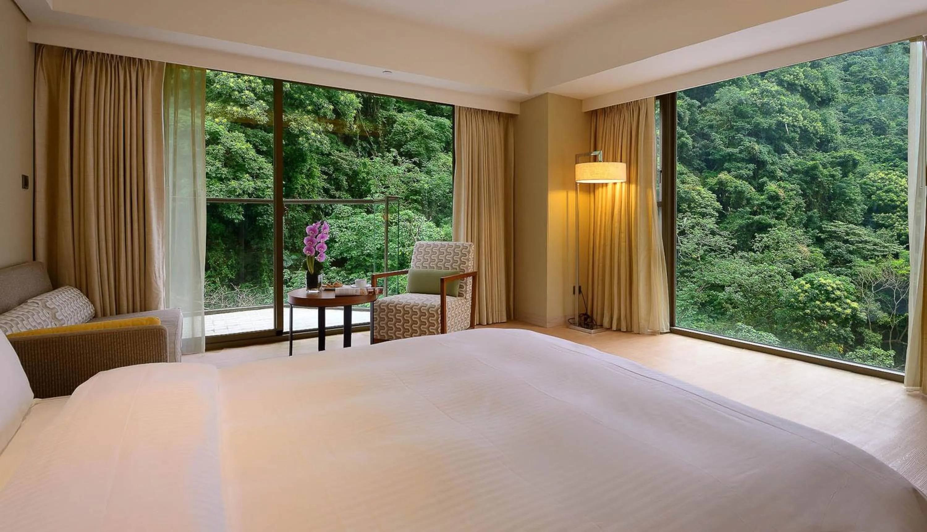 Day, Bed in Chihpen Century Hotel