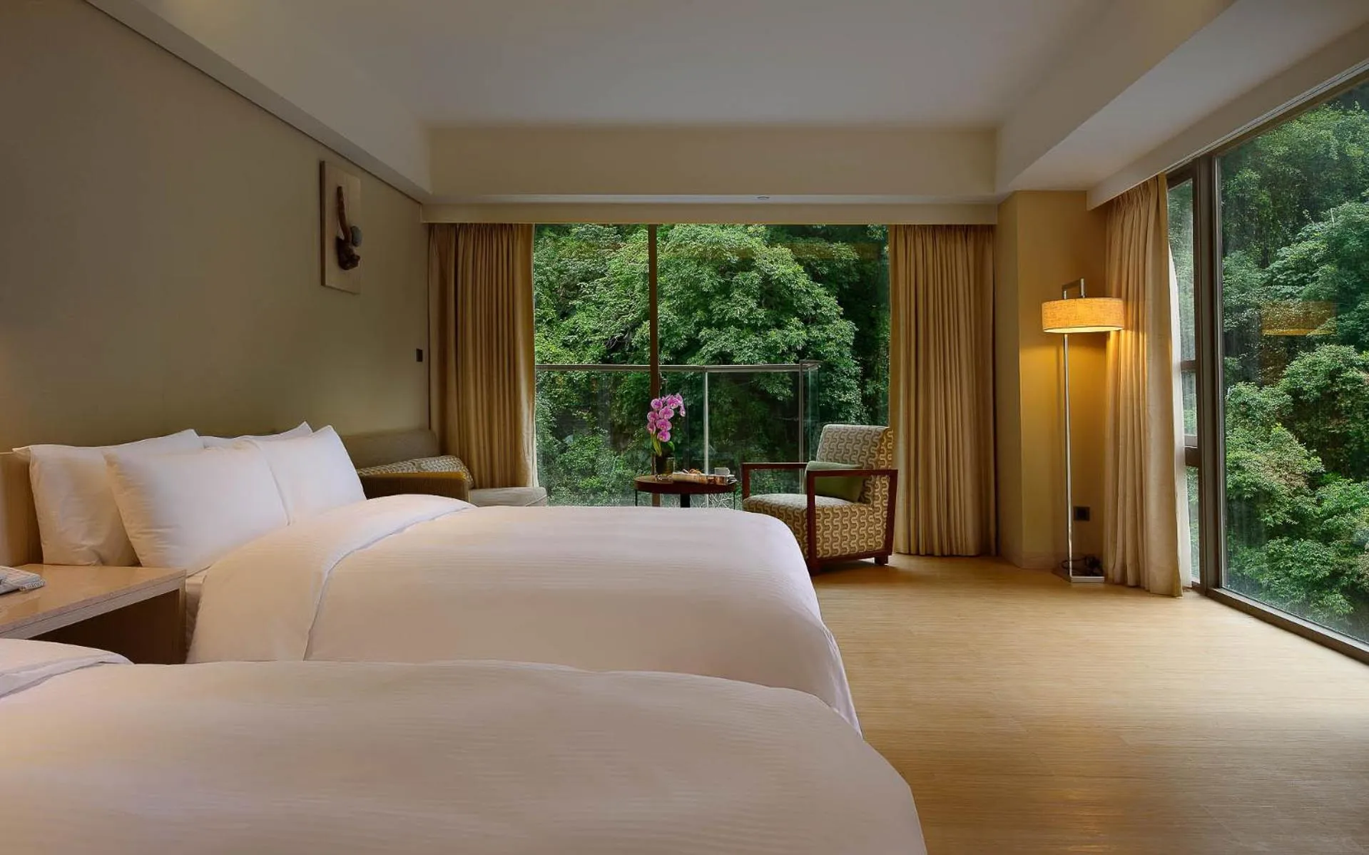 Mountain view, Bed in Chihpen Century Hotel