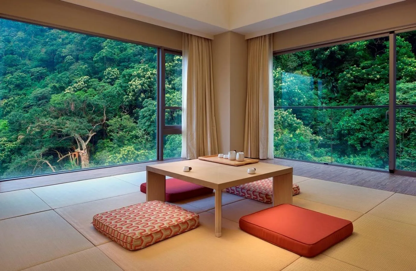 bunk bed in Chihpen Century Hotel