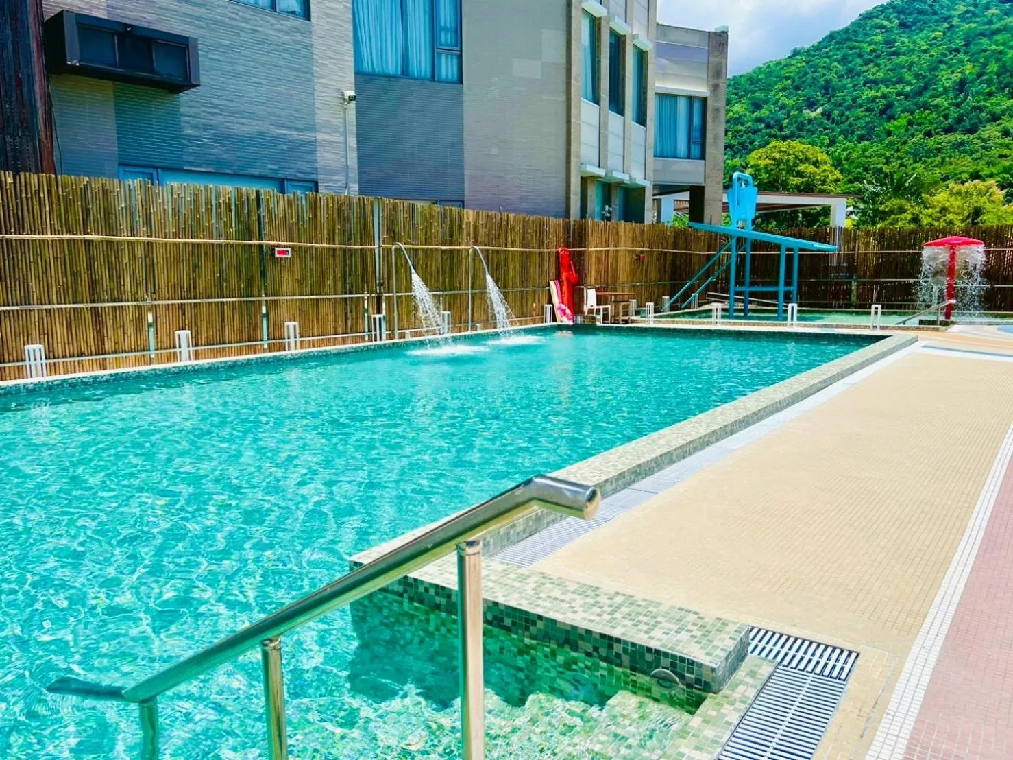 Swimming pool in Chihpen Century Hotel