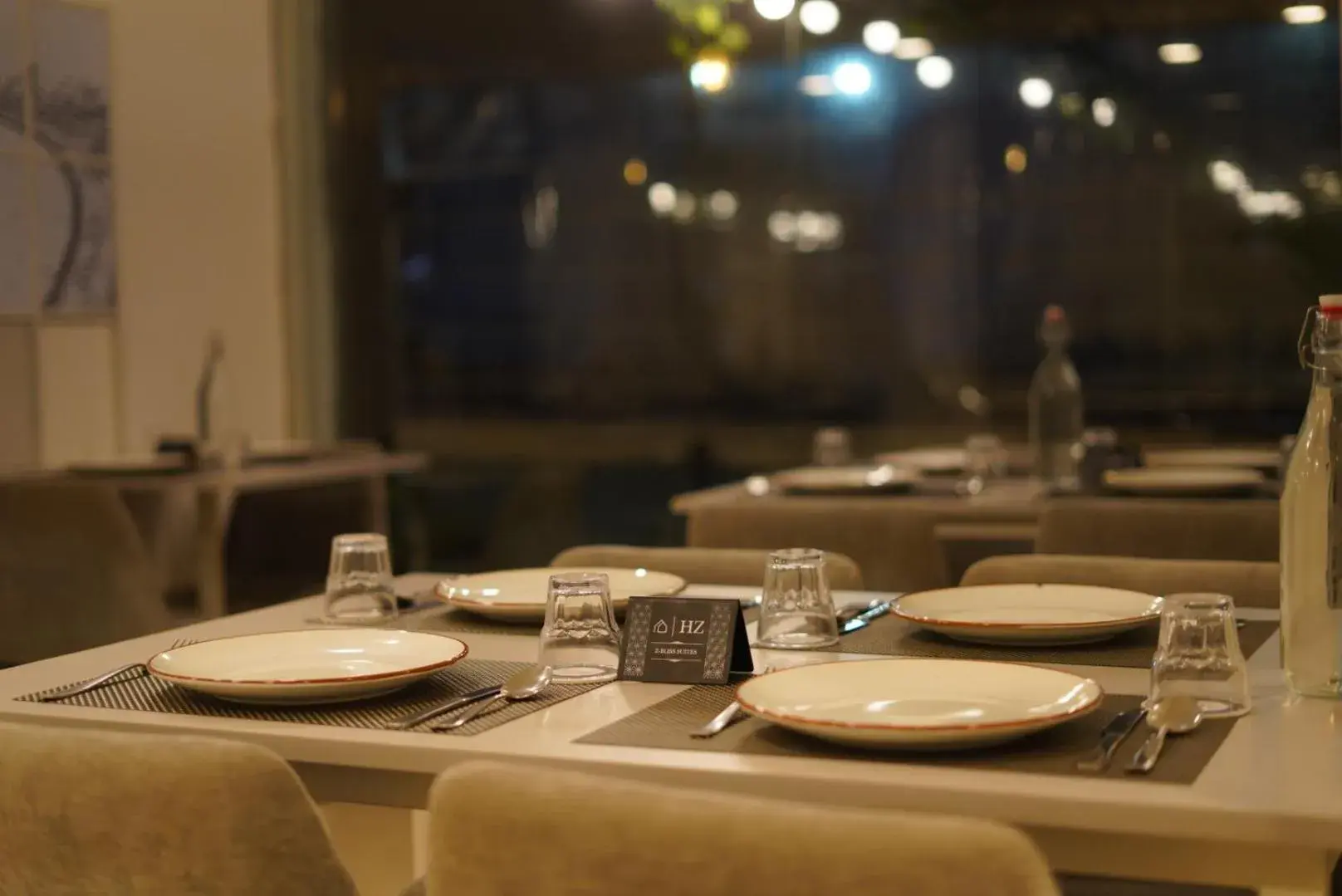 Restaurant/places to eat in Z Bliss Suites, BKC Restaurant/places to eat in Z Bliss Suites, BKC