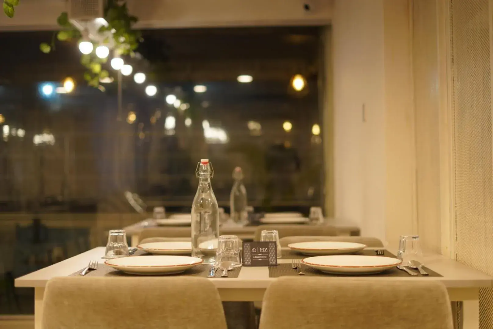 Restaurant/places to eat in Z Bliss Suites, BKC Restaurant/places to eat in Z Bliss Suites, BKC