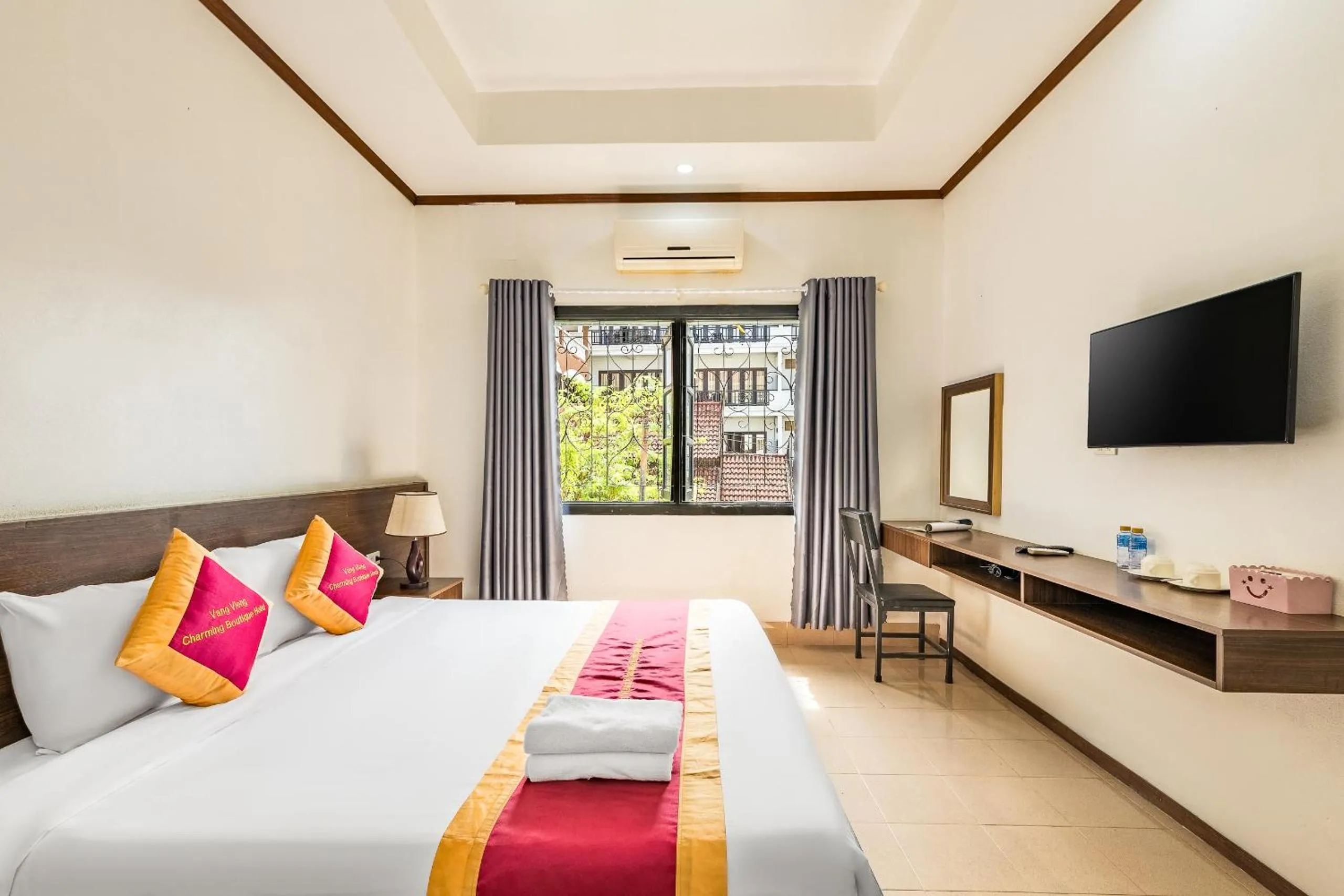 Bed in VangVieng Charming Boutique Hotel