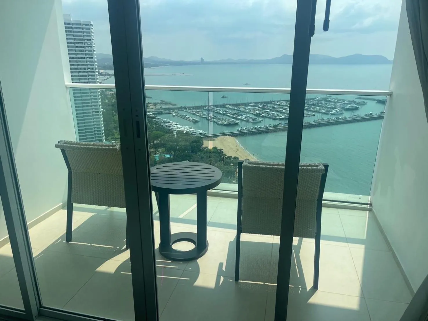 ไวท์ แซนด์ บีช เรสซิเดนซ์ พัทยา(White Sand Beach Residences Pattaya)