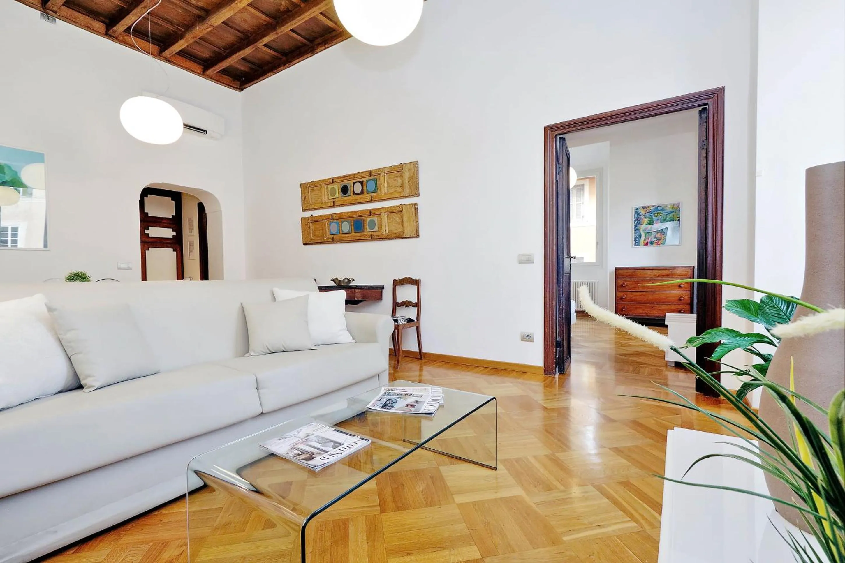 Giulia Charme - My Extra Home