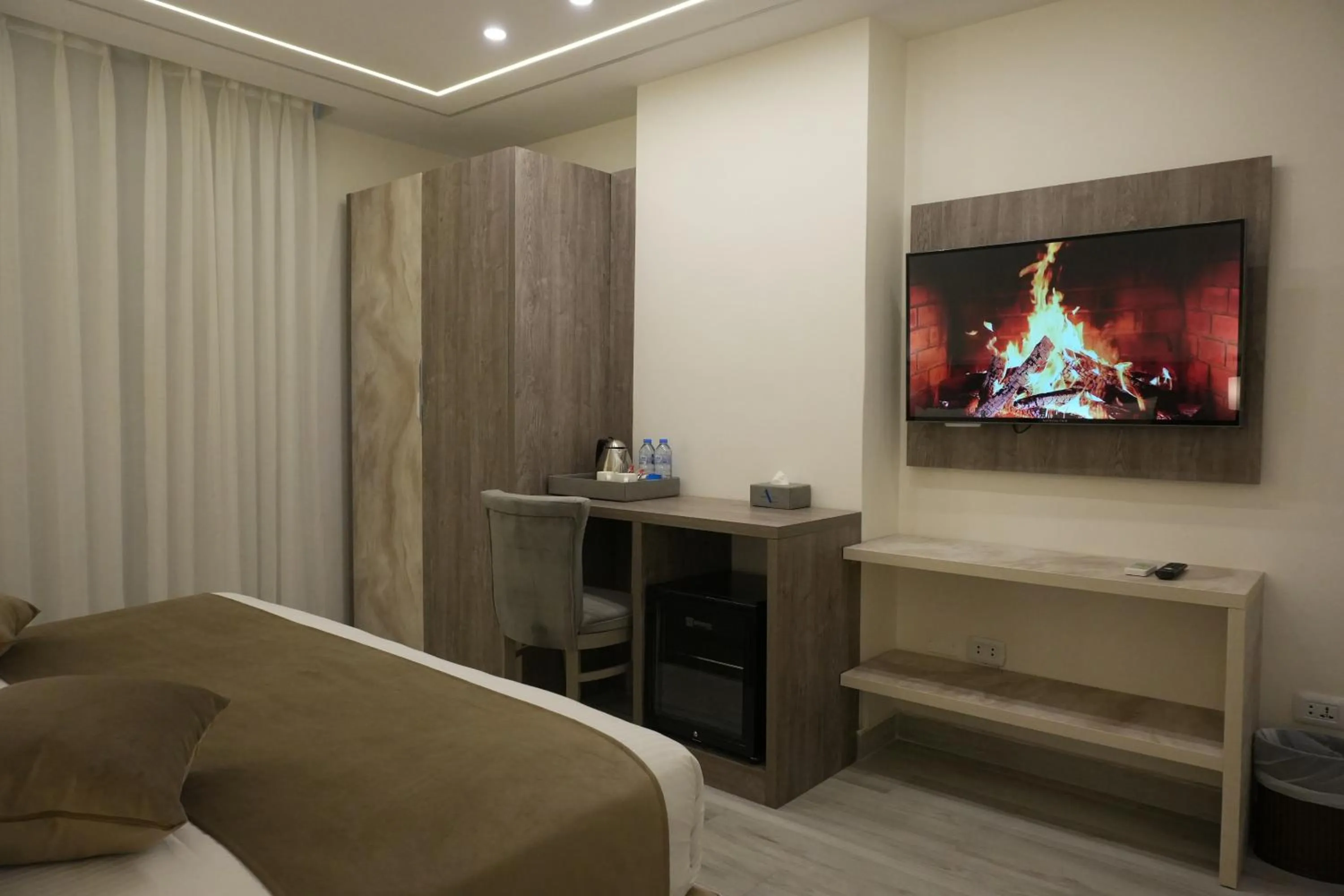 Bed in Arena By Trend