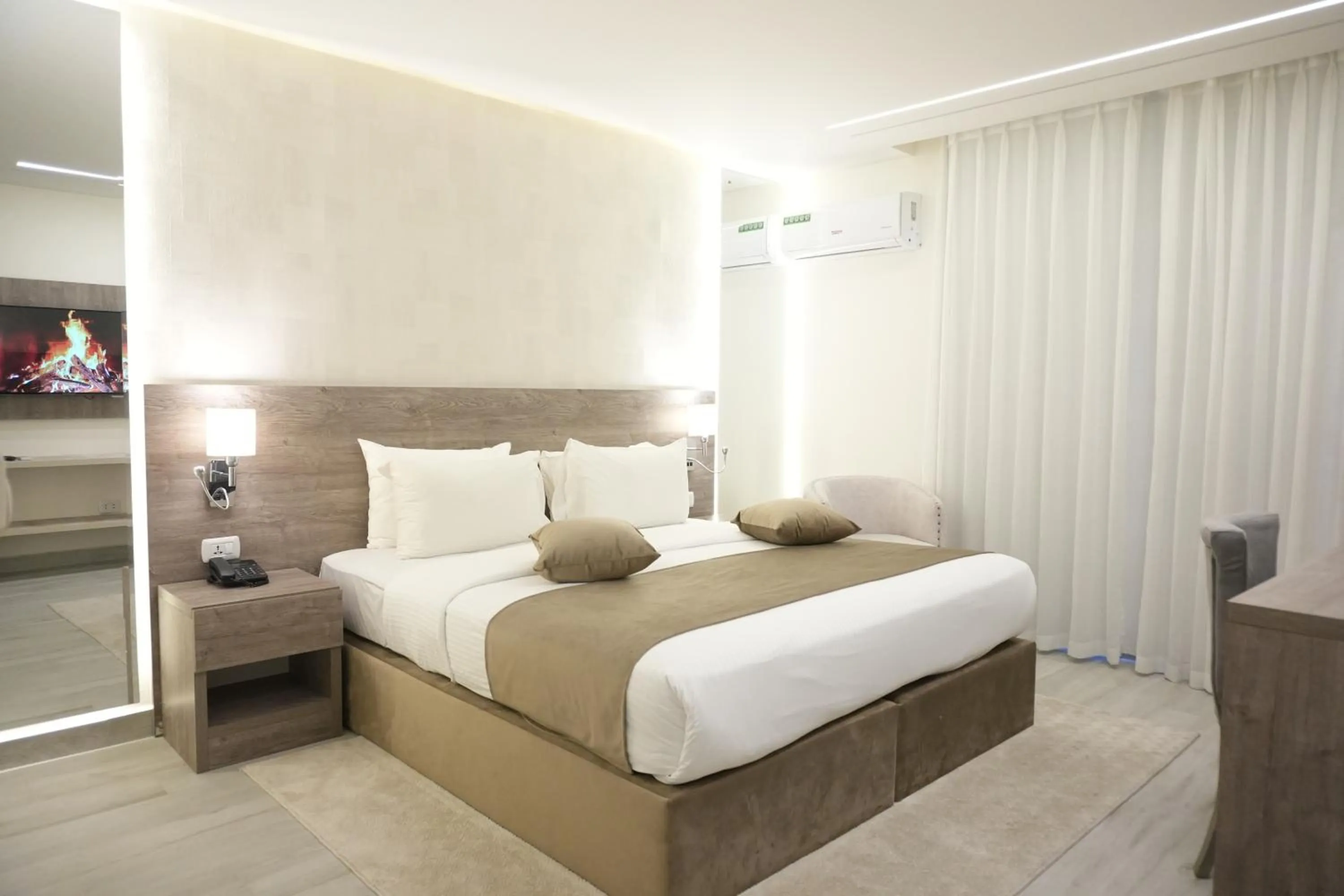 Bed in Arena By Trend