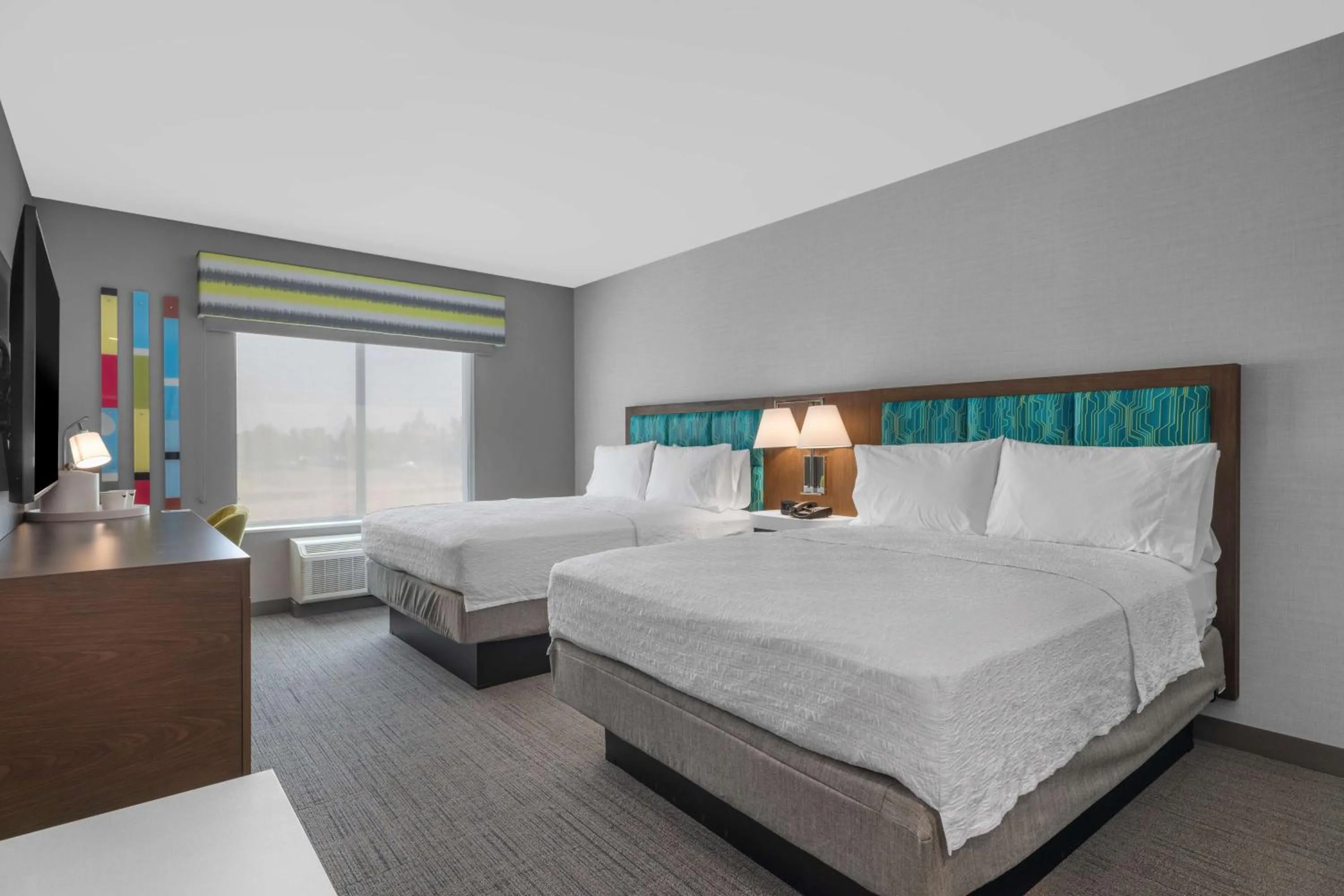 Bed in Hampton Inn & Suites Bakersfield Central