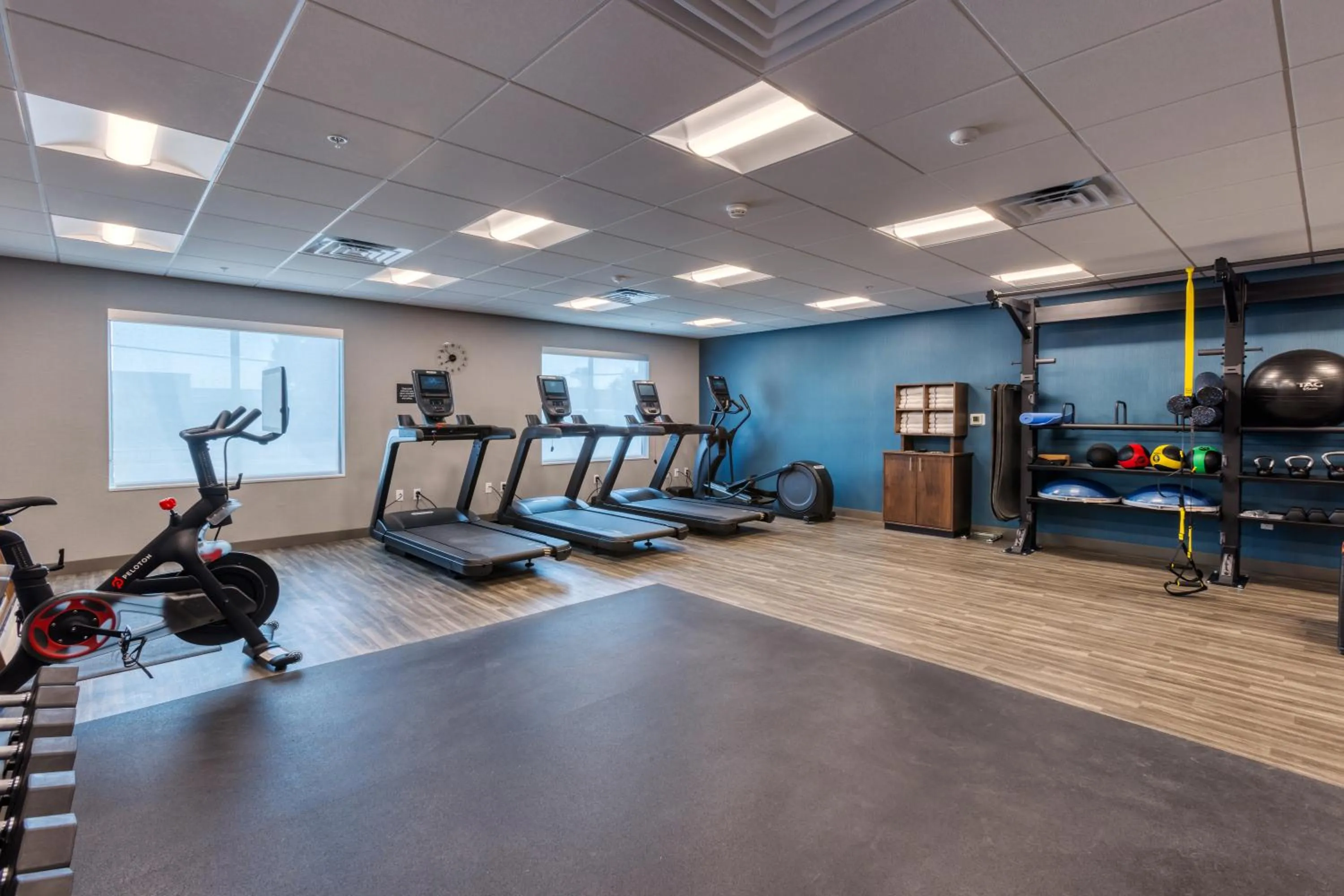 Fitness centre/facilities in Hampton Inn & Suites Bakersfield Central