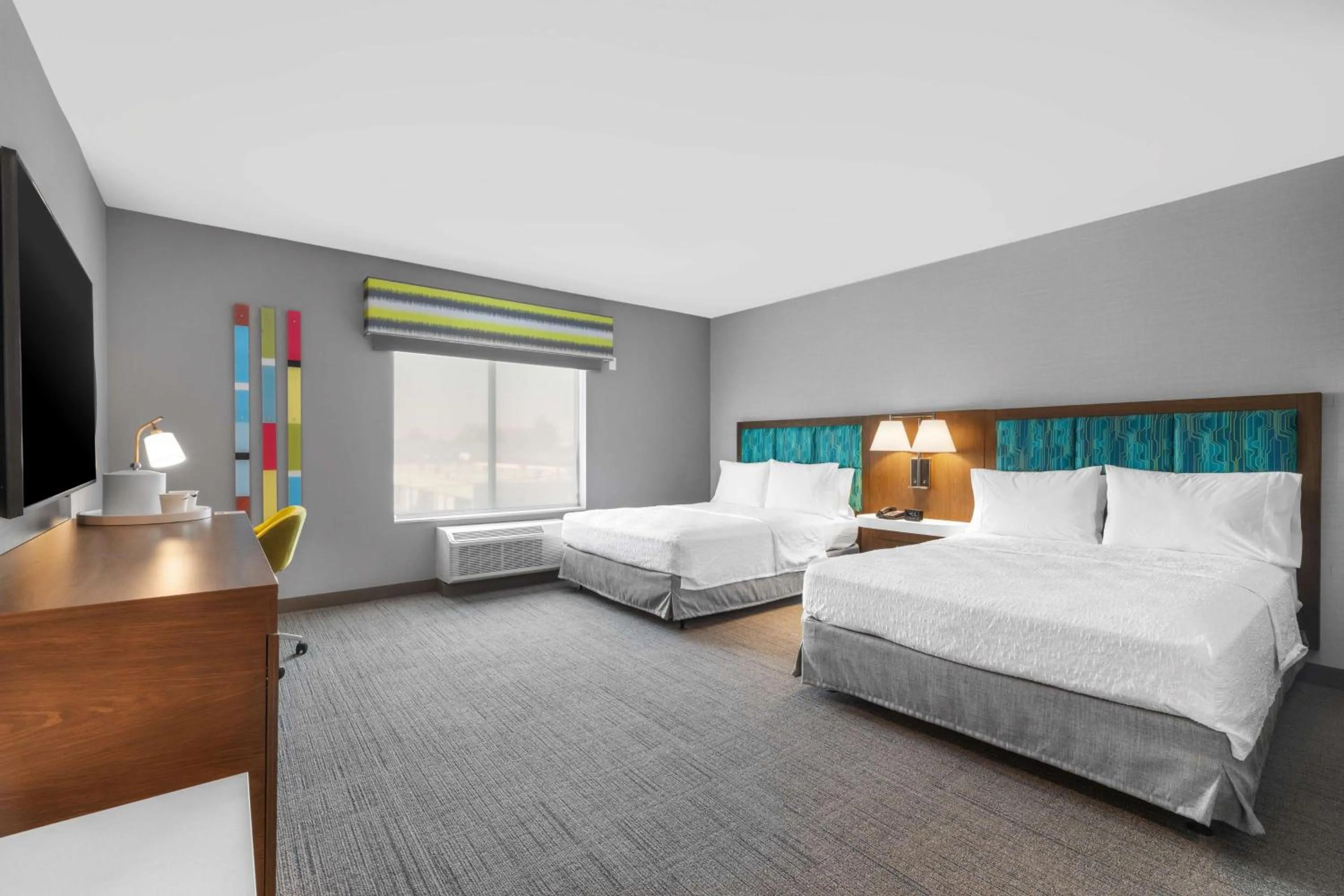 Bed in Hampton Inn & Suites Bakersfield Central