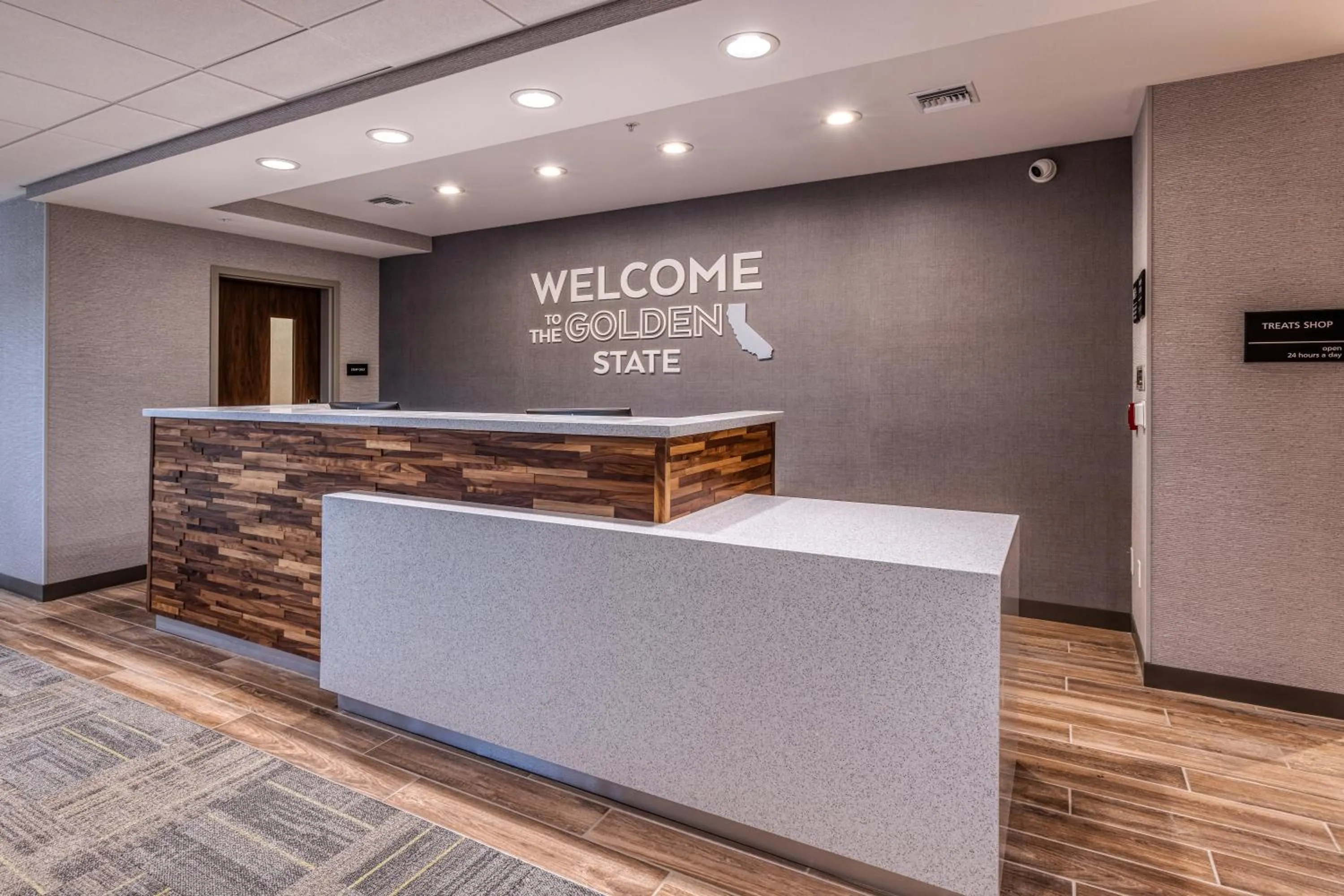 Lobby or reception in Hampton Inn & Suites Bakersfield Central