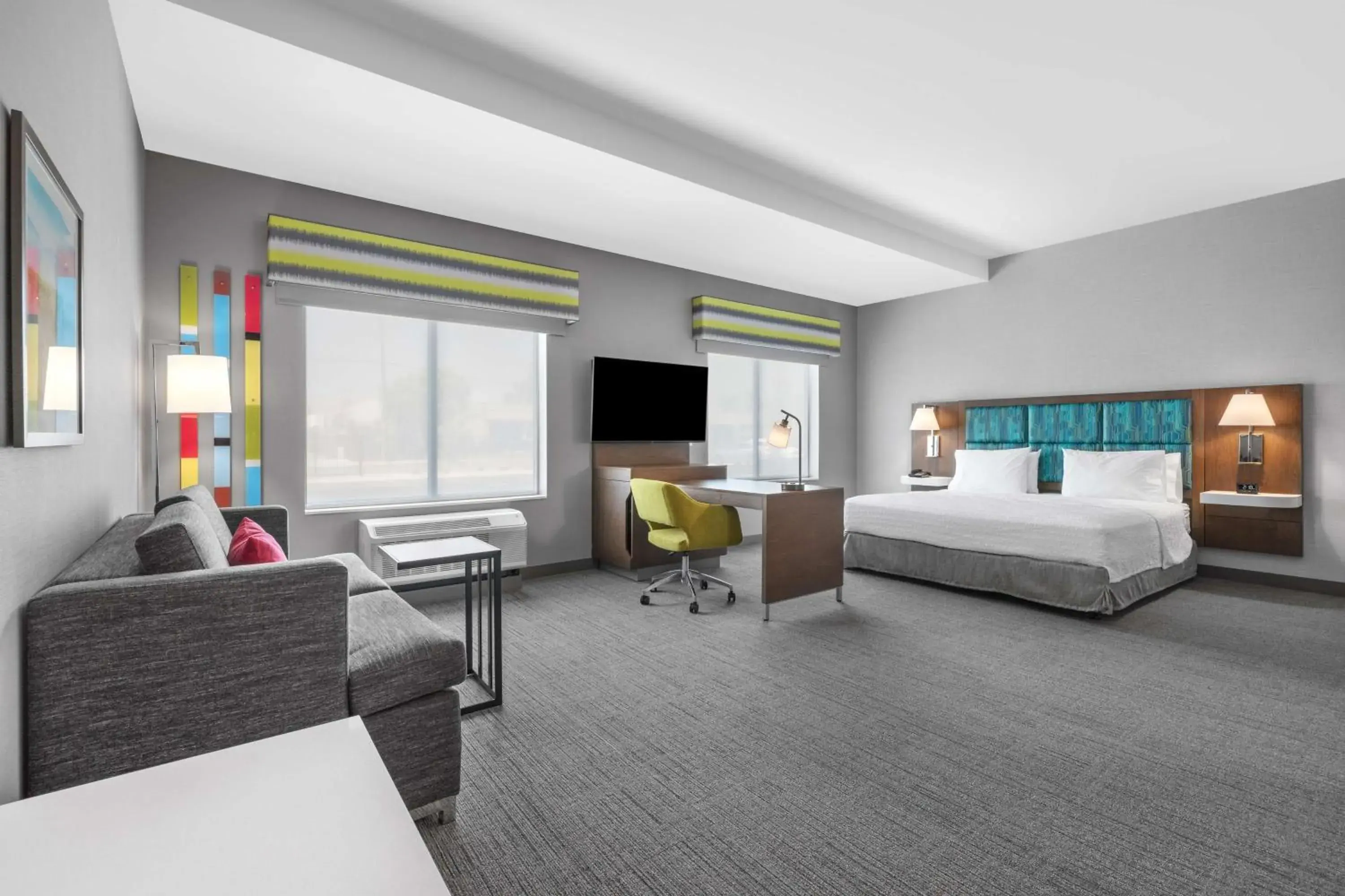 Bedroom, Bed in Hampton Inn & Suites Bakersfield Central Bedroom, Bed in Hampton Inn & Suites Bakersfield Central