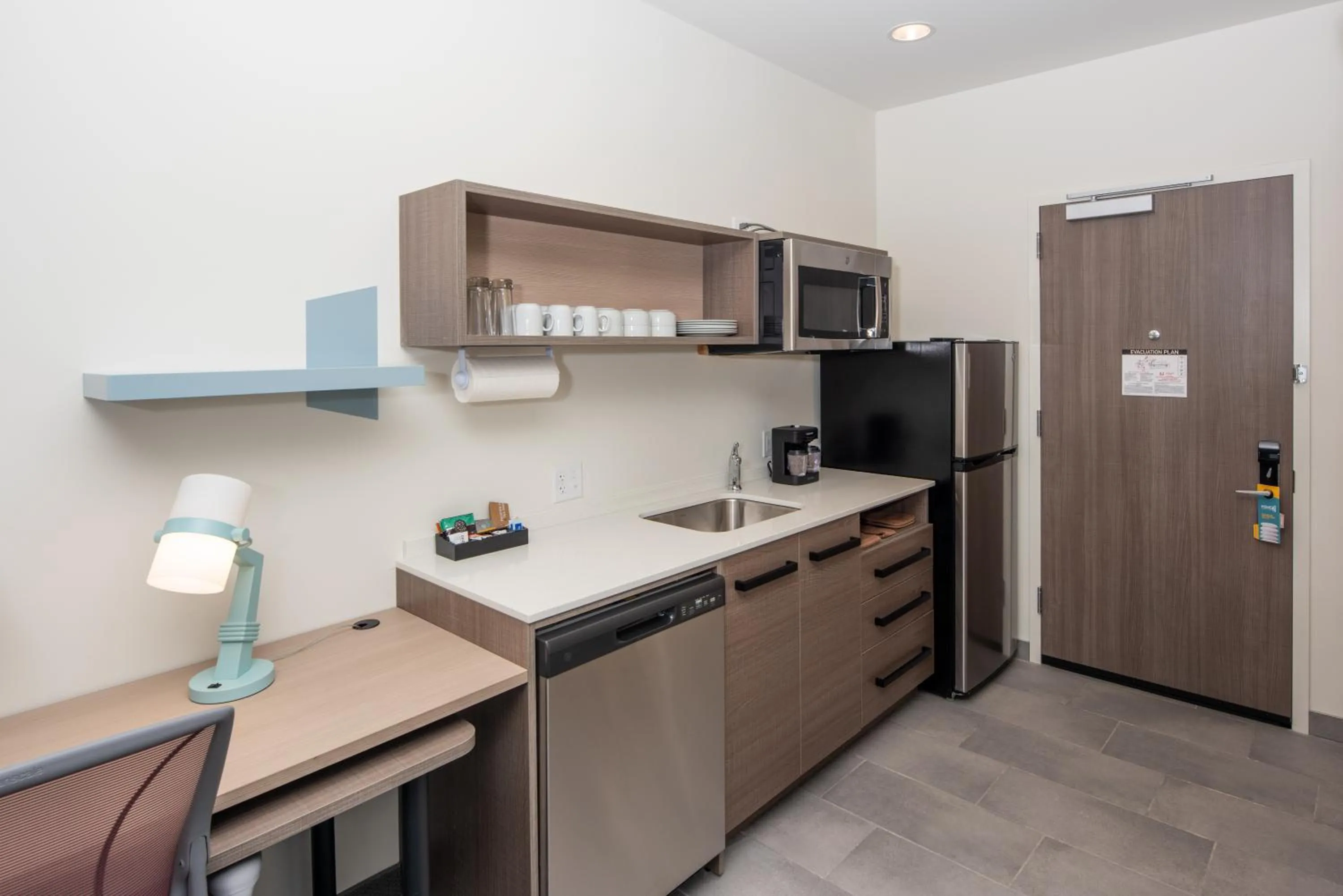 Kitchen or kitchenette in Home2 Suites By Hilton East Haven New Haven