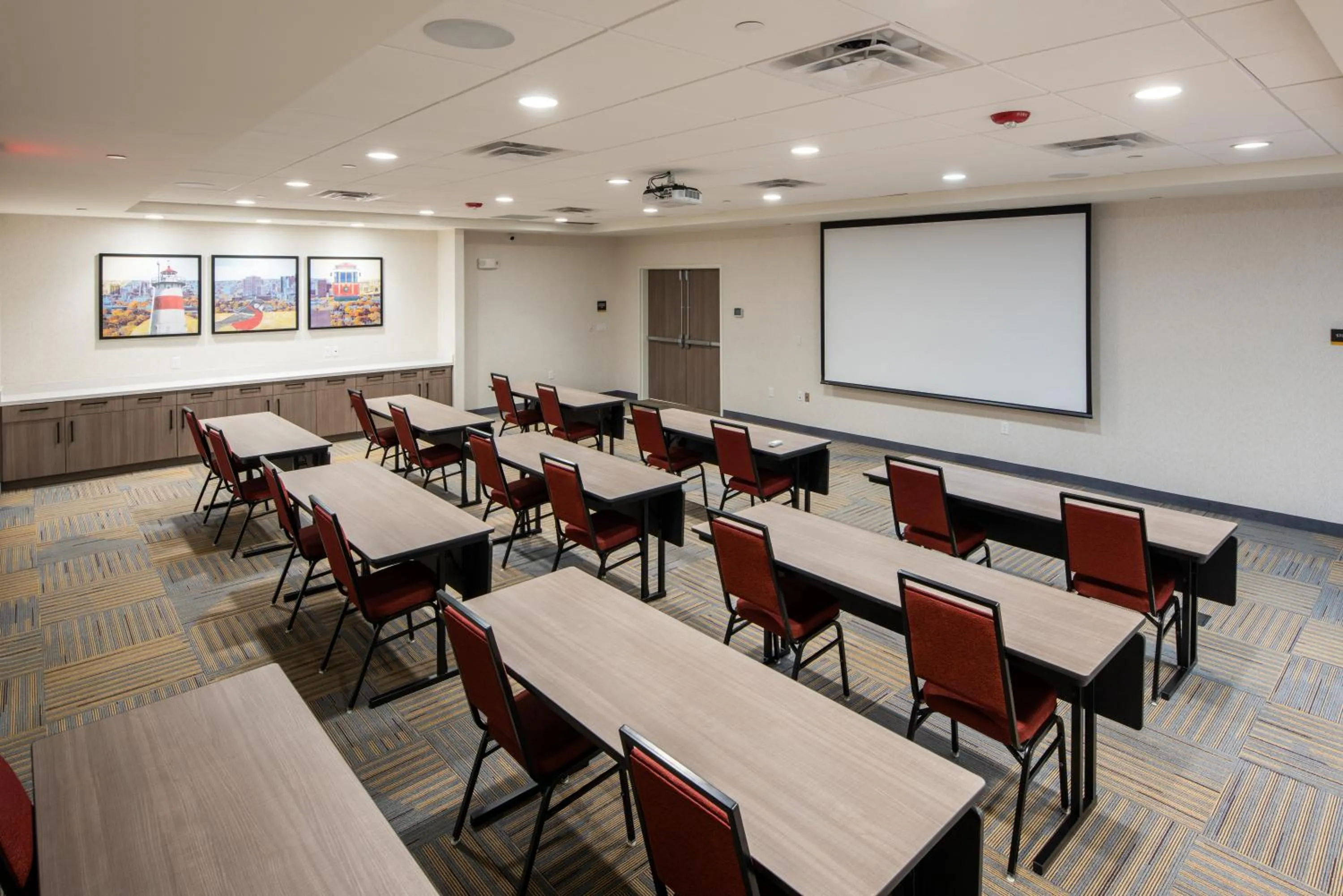Meeting/conference room in Home2 Suites By Hilton East Haven New Haven