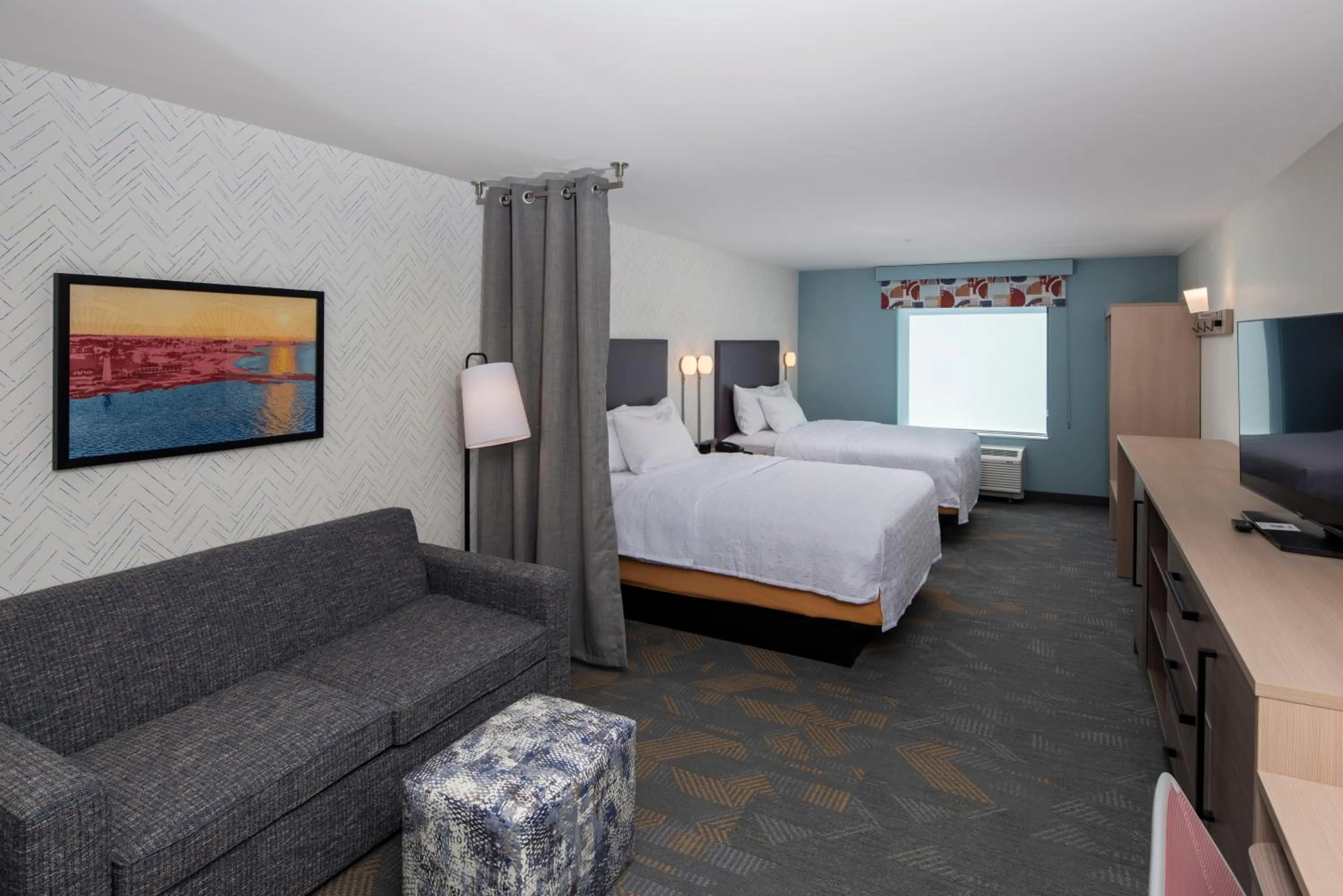 Photo of the whole room, Bed in Home2 Suites By Hilton East Haven New Haven