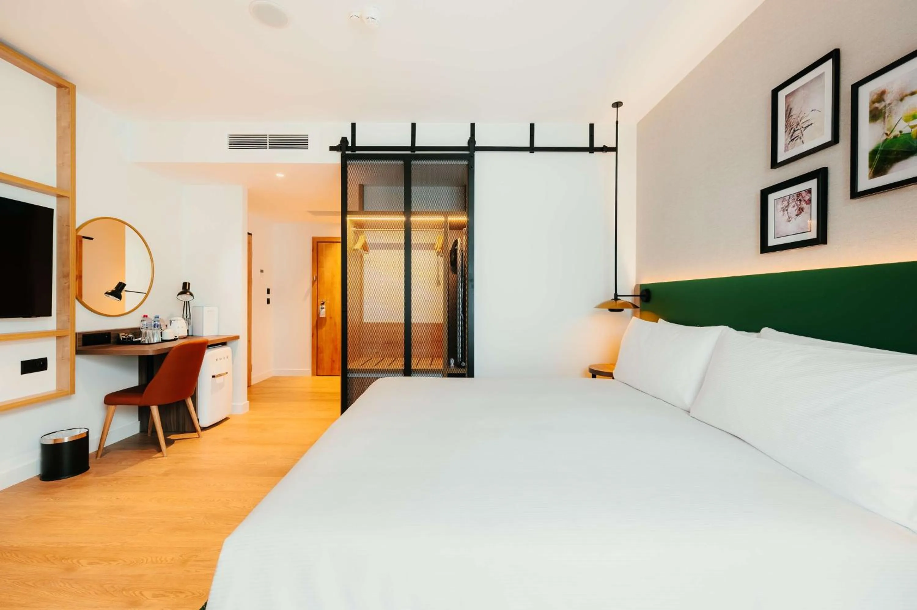 Photo of the whole room, Bed in Hilton Garden Inn Radom