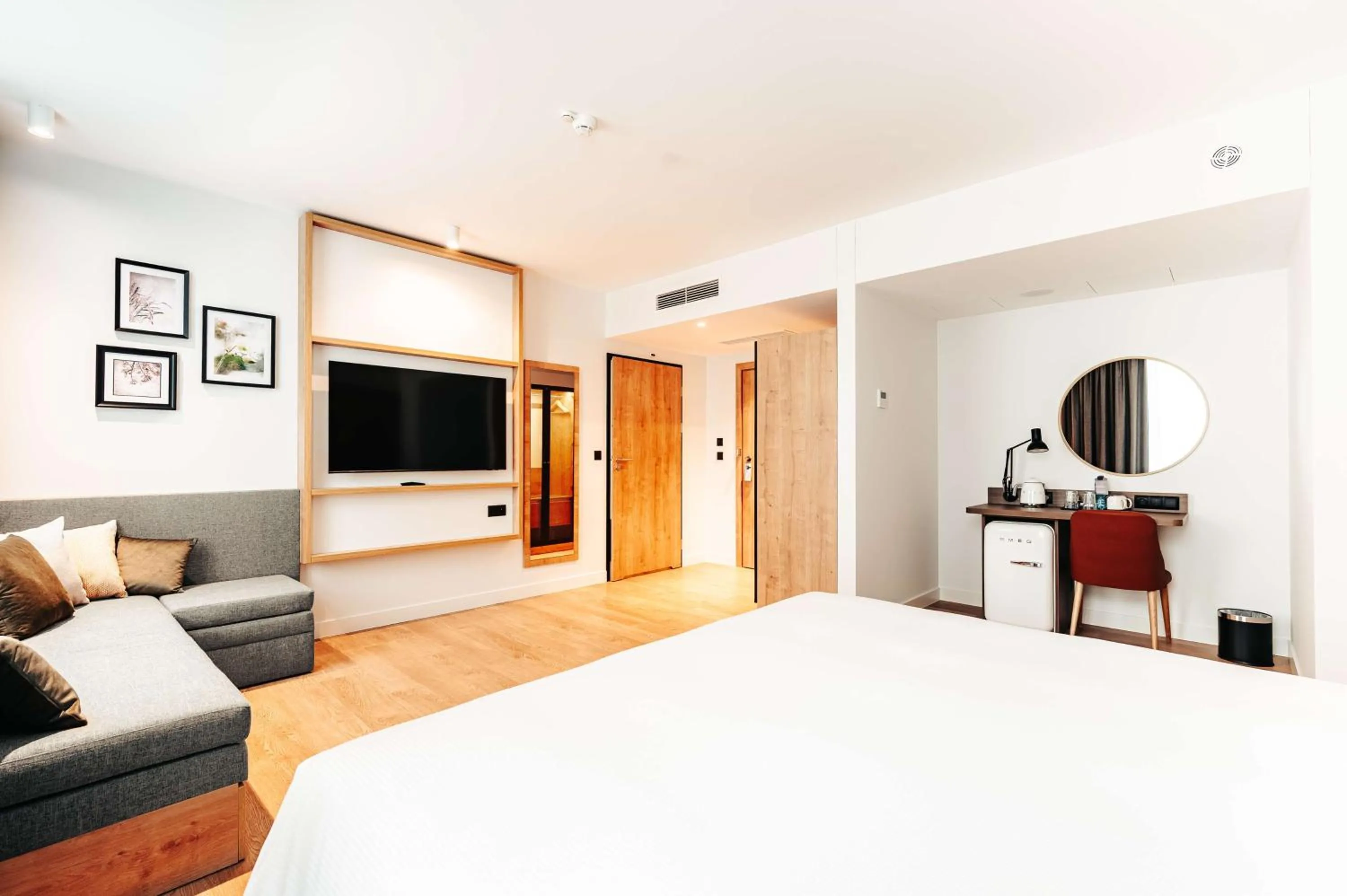 Photo of the whole room, Bed in Hilton Garden Inn Radom