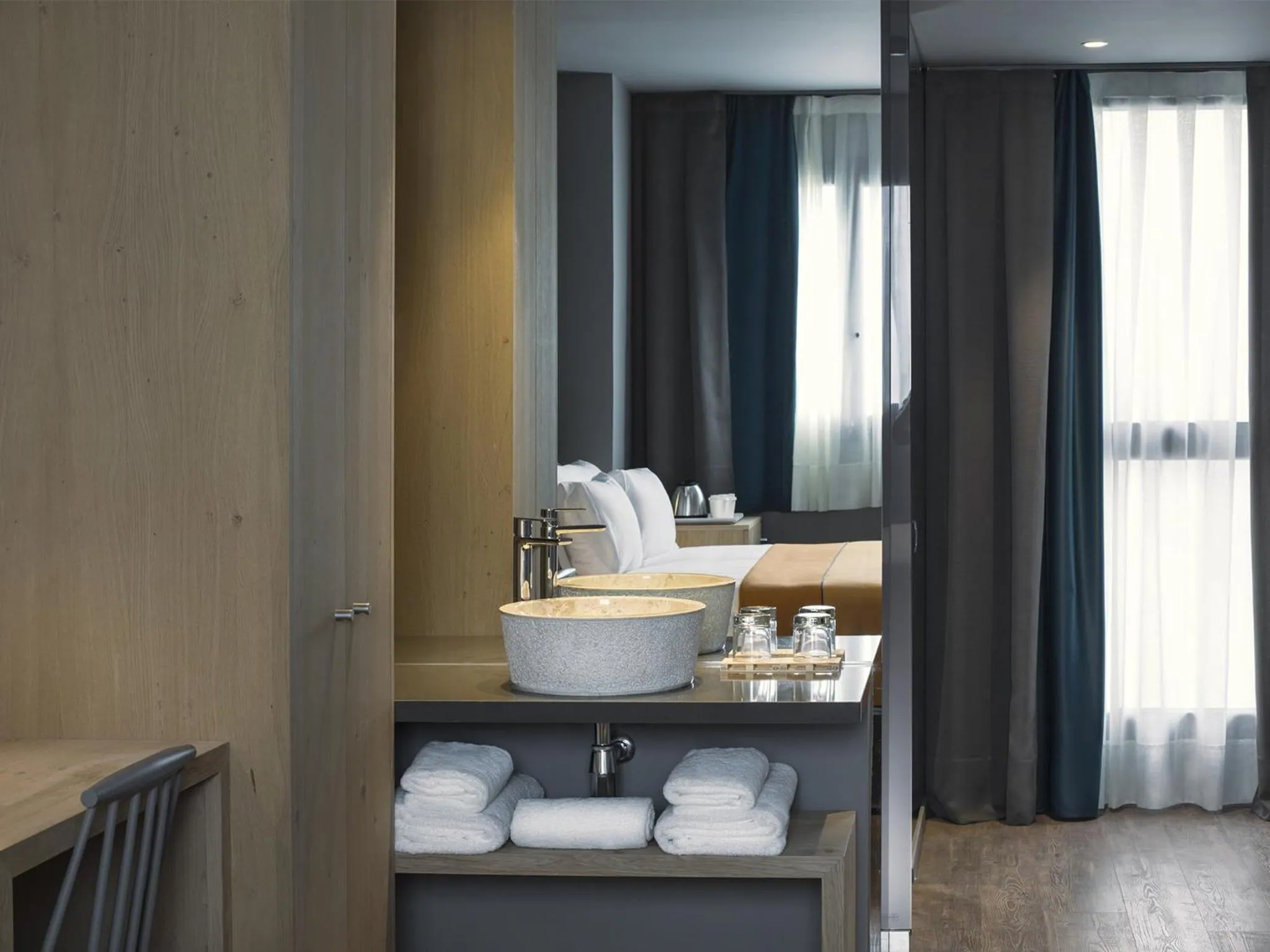 Day, Bed in Yurbban Trafalgar Hotel