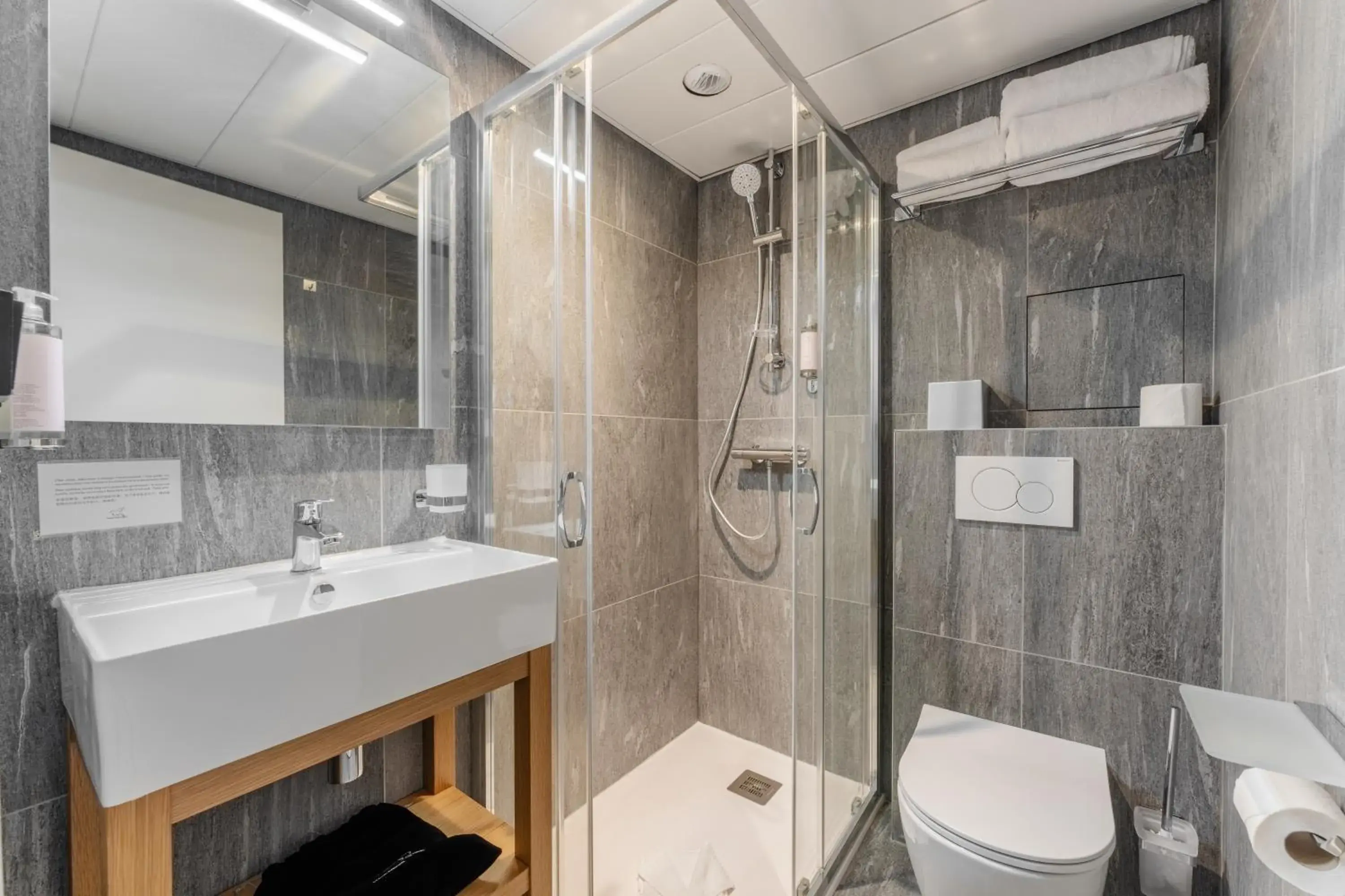 GREEN PARK HOTEL PARIS GREEN PARK HOTEL PARIS