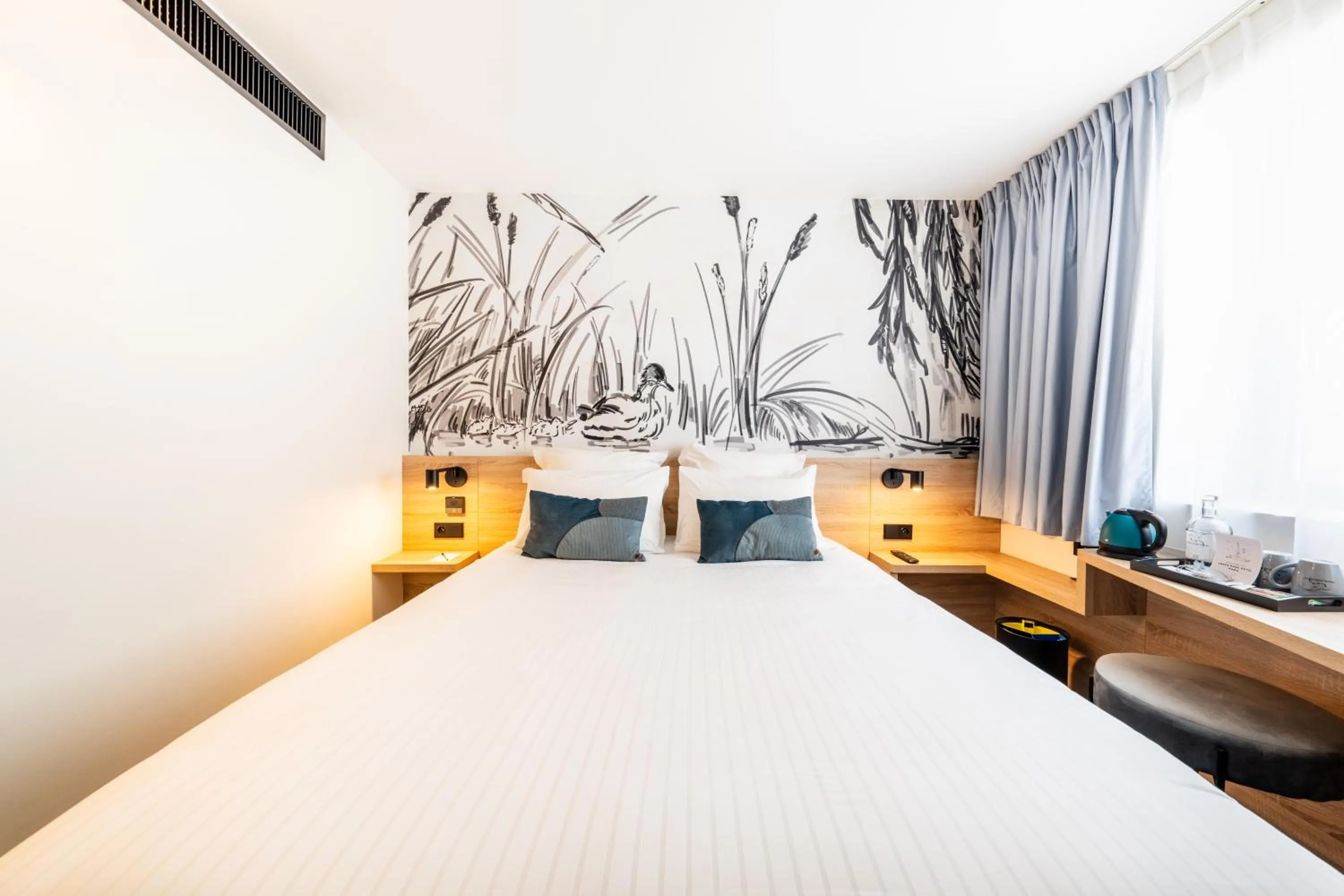 Bedroom, Bed in GREEN PARK HOTEL PARIS