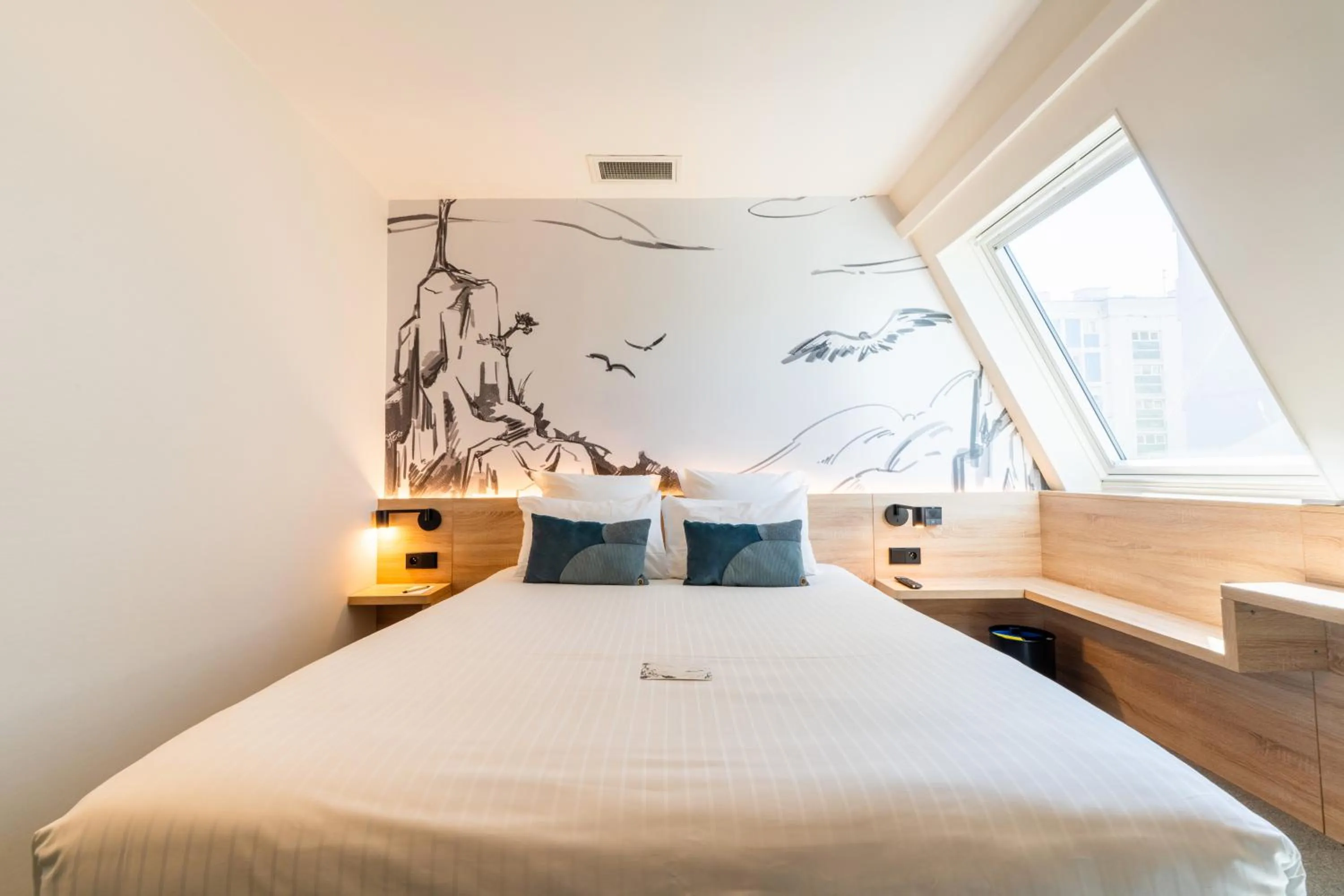 Bed in GREEN PARK HOTEL PARIS