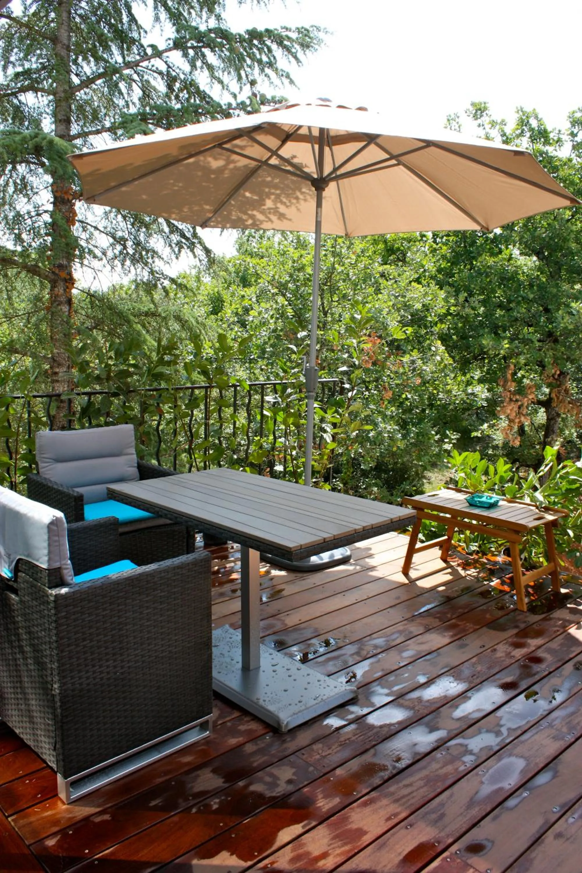 Patio in Sous les oliviers - Jacuzzi - Studios de standing tout-équipés
