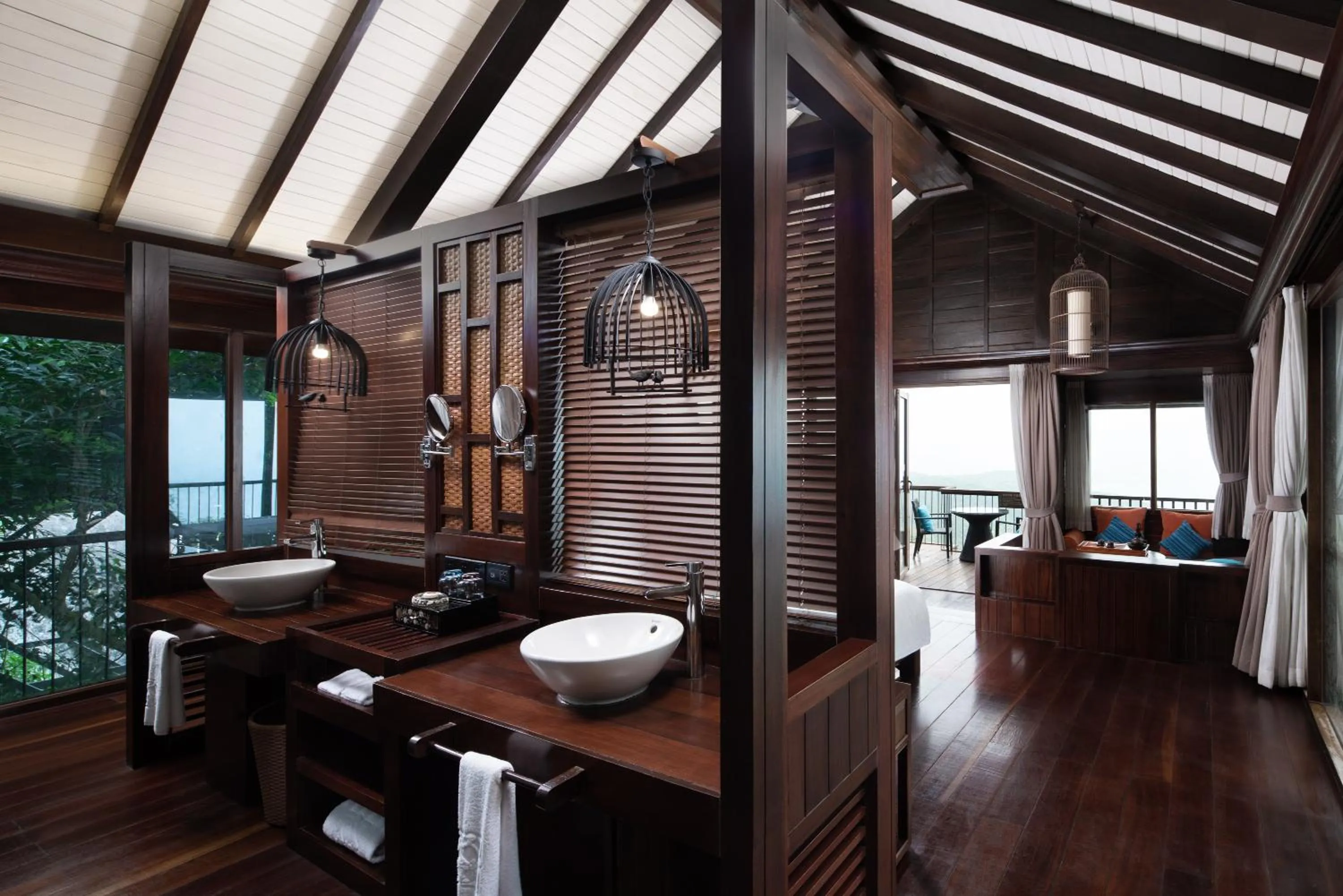 Yalong Bay Earthly Paradise Birds Nest Resort （Mountain Villas)