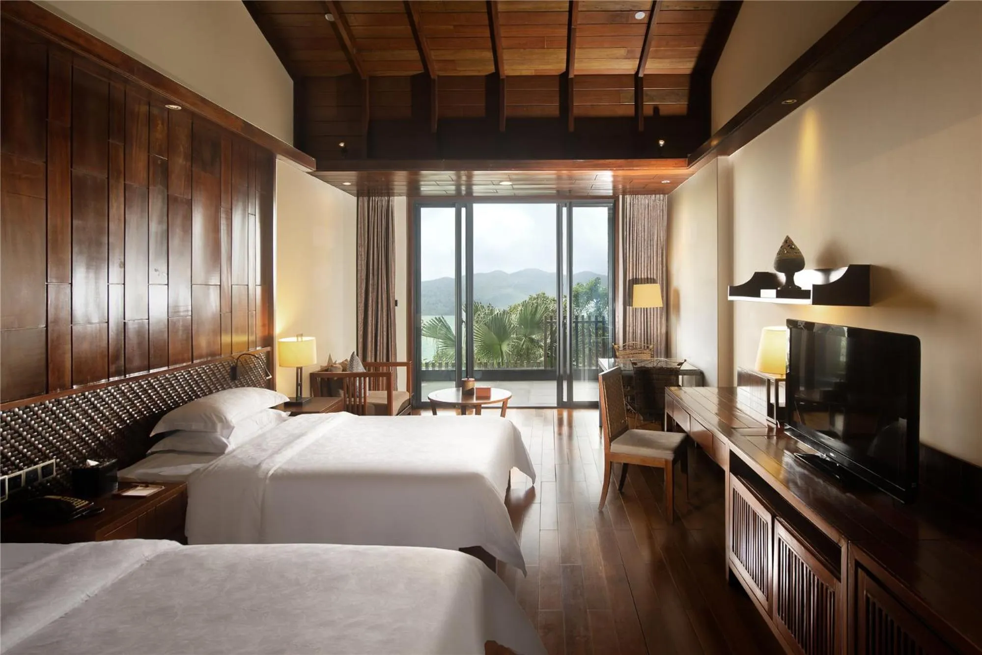 Bed in Yalong Bay Earthly Paradise Birds Nest Resort （Mountain Villas)