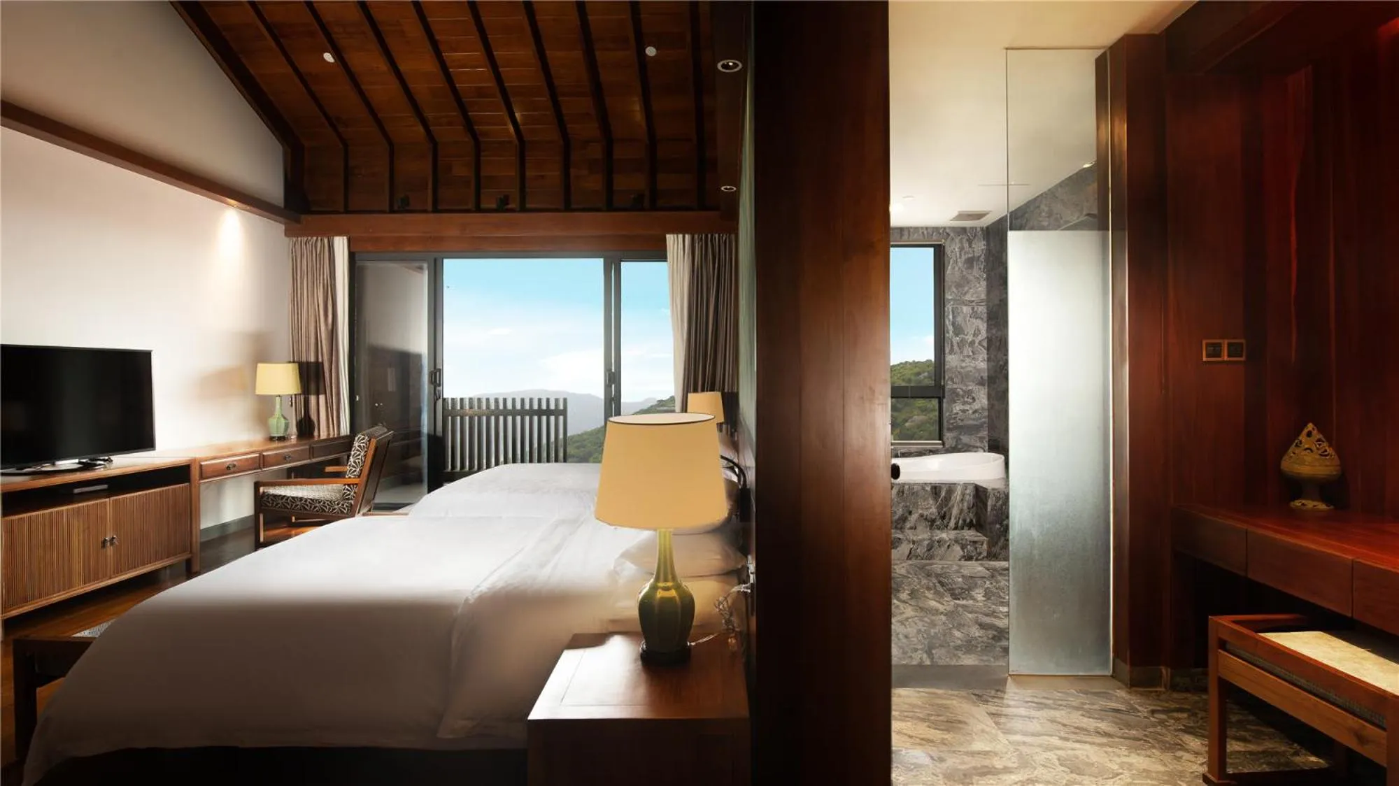 Bed in Yalong Bay Earthly Paradise Birds Nest Resort （Mountain Villas)