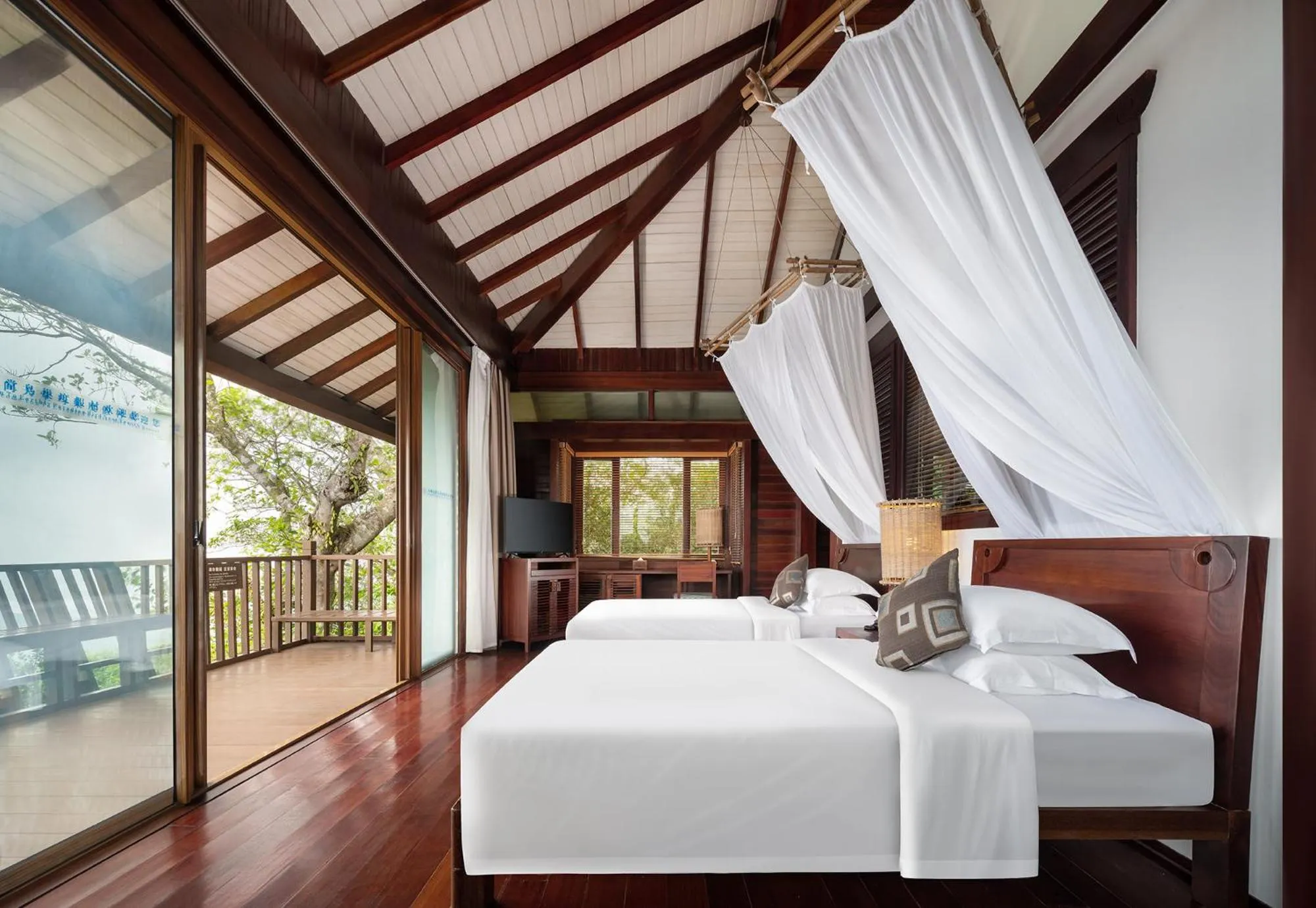 Bed in Yalong Bay Earthly Paradise Birds Nest Resort （Mountain Villas)