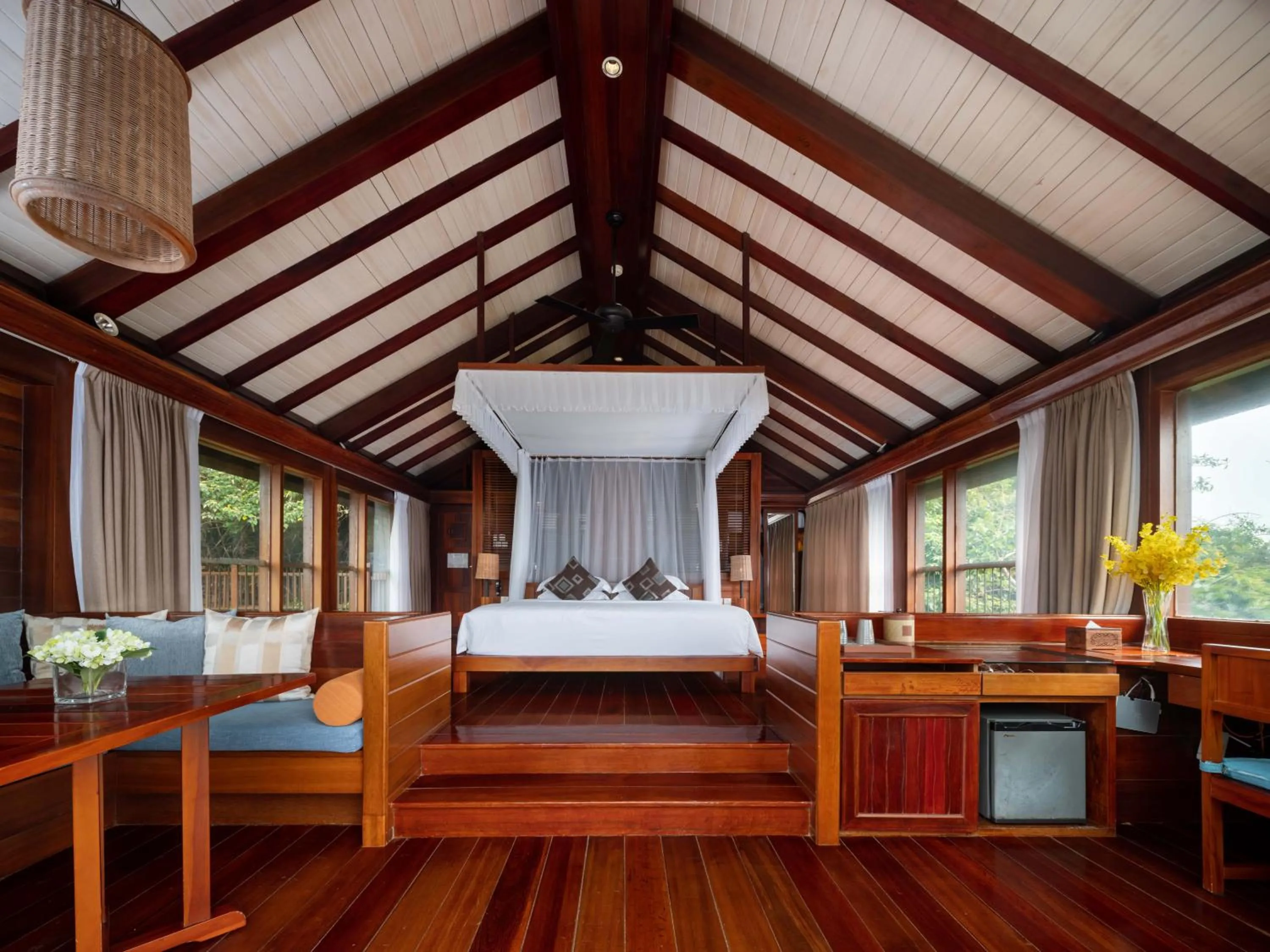 Yalong Bay Earthly Paradise Birds Nest Resort （Mountain Villas)