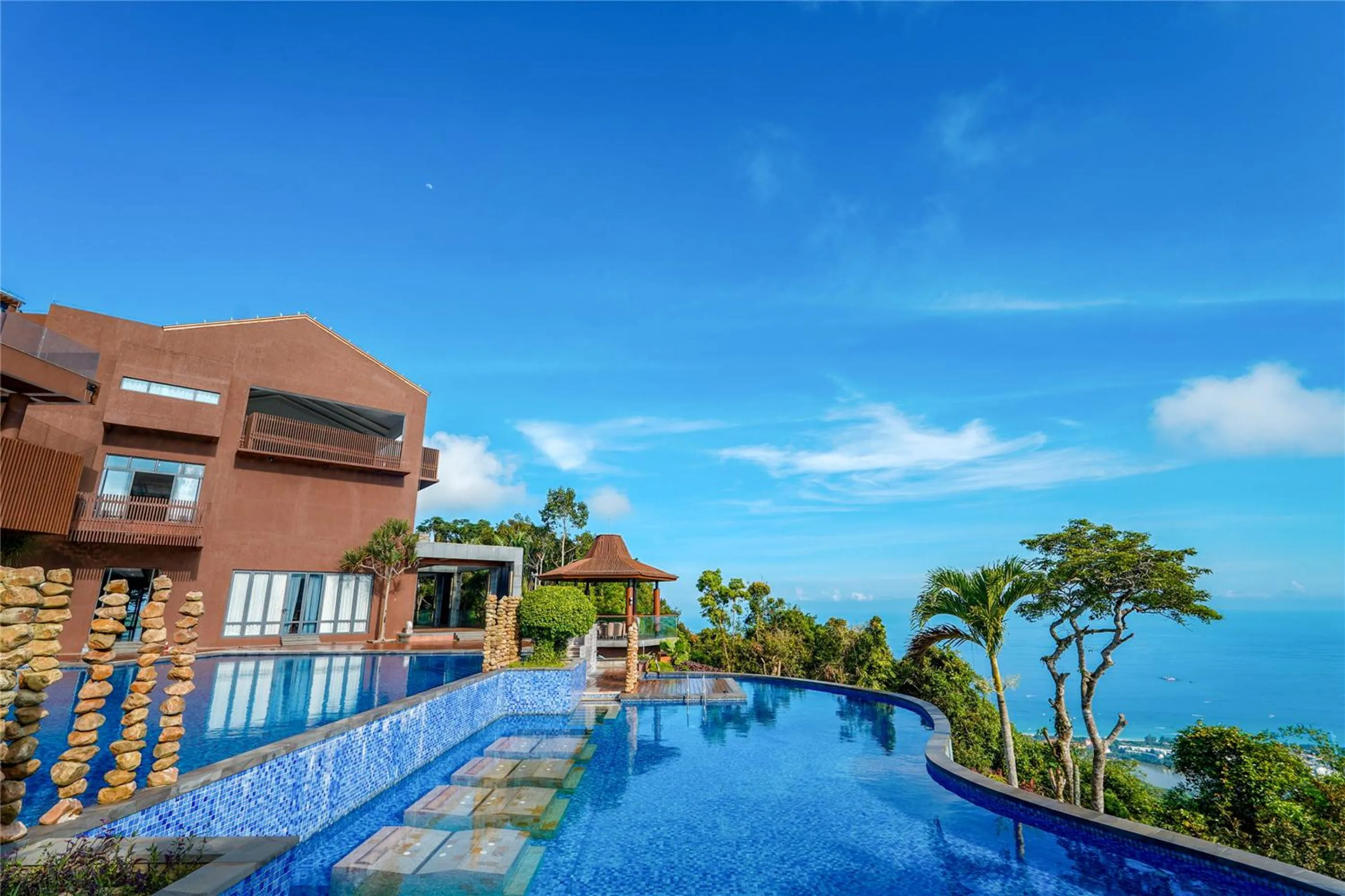 Pool view in Yalong Bay Earthly Paradise Birds Nest Resort （Mountain Villas)