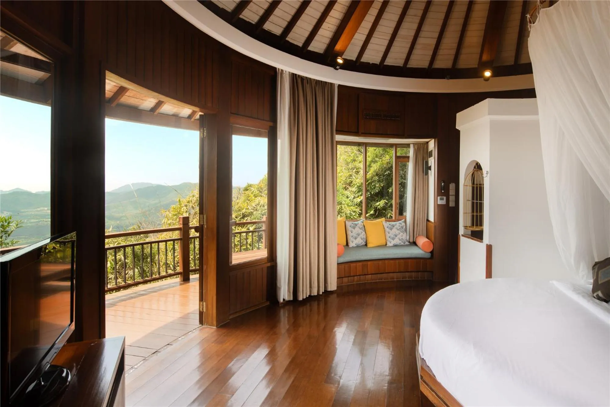 Yalong Bay Earthly Paradise Birds Nest Resort （Mountain Villas)