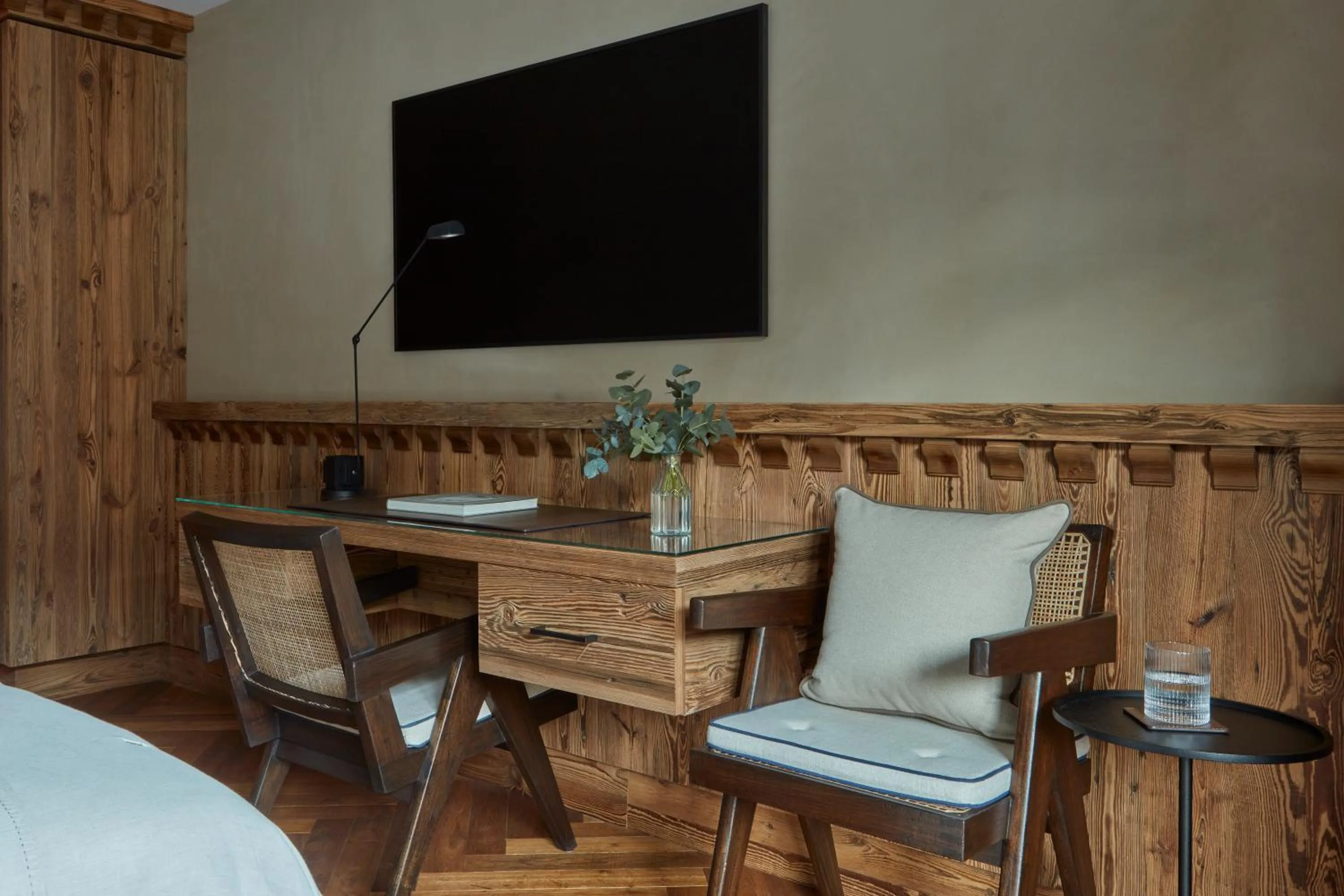 TV and multimedia in Miiro The Mansard