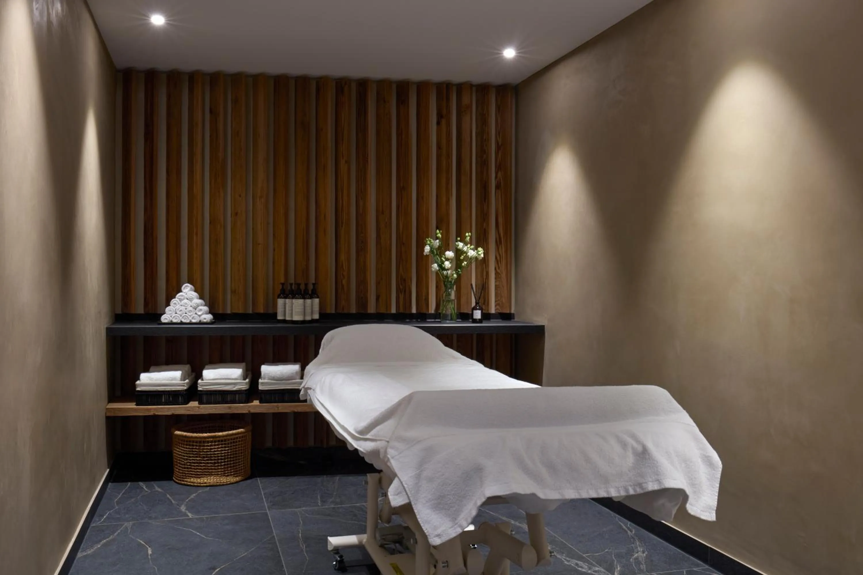 Massage in Miiro The Mansard