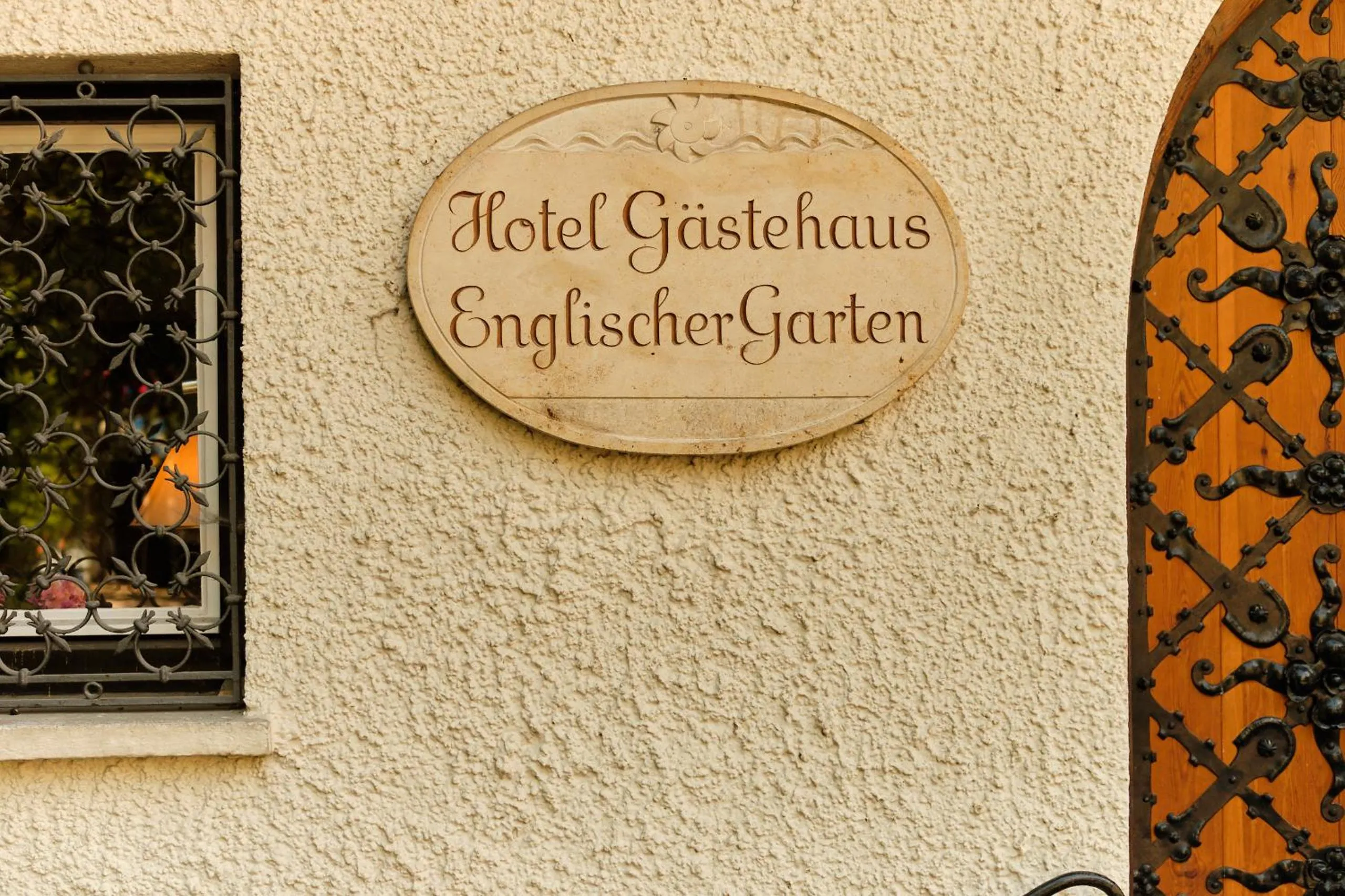 Logo/Certificate/Sign in Gästehaus Englischer Garten
