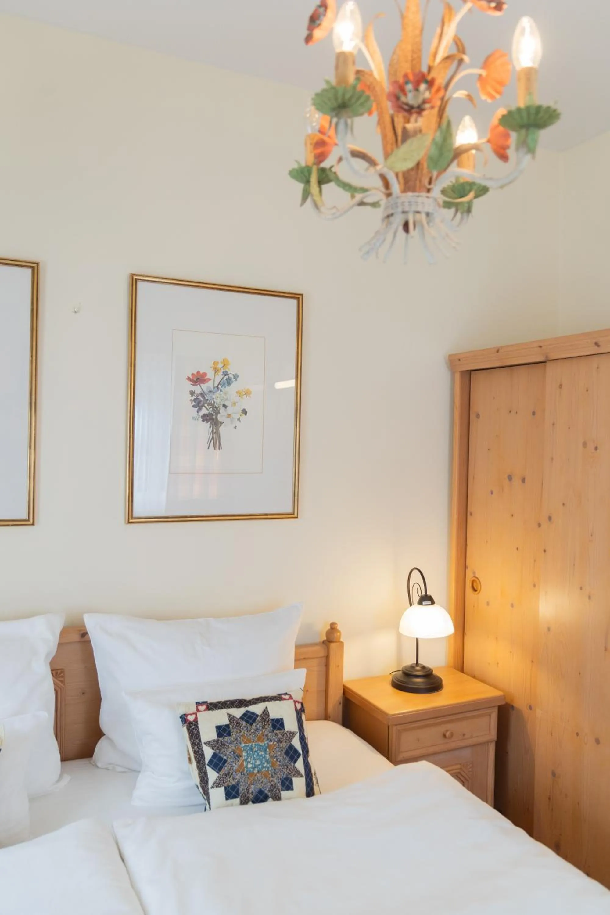 Photo of the whole room, Bed in Gästehaus Englischer Garten