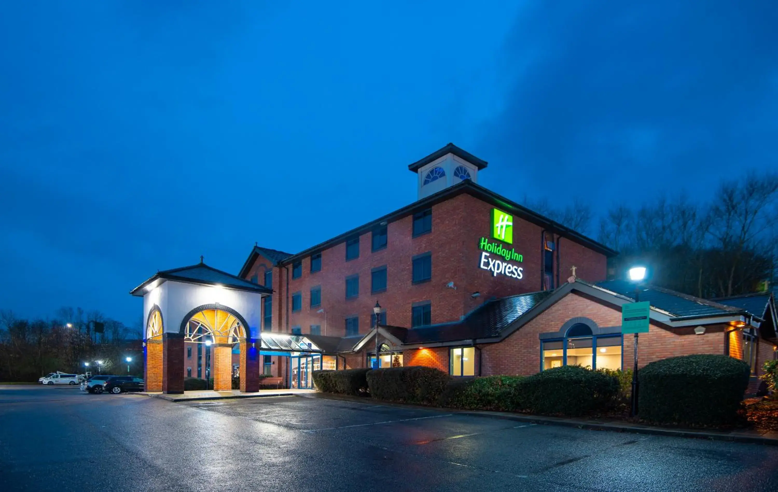 Property building in Holiday Inn Express Stafford by IHG Property building in Holiday Inn Express Stafford by IHG