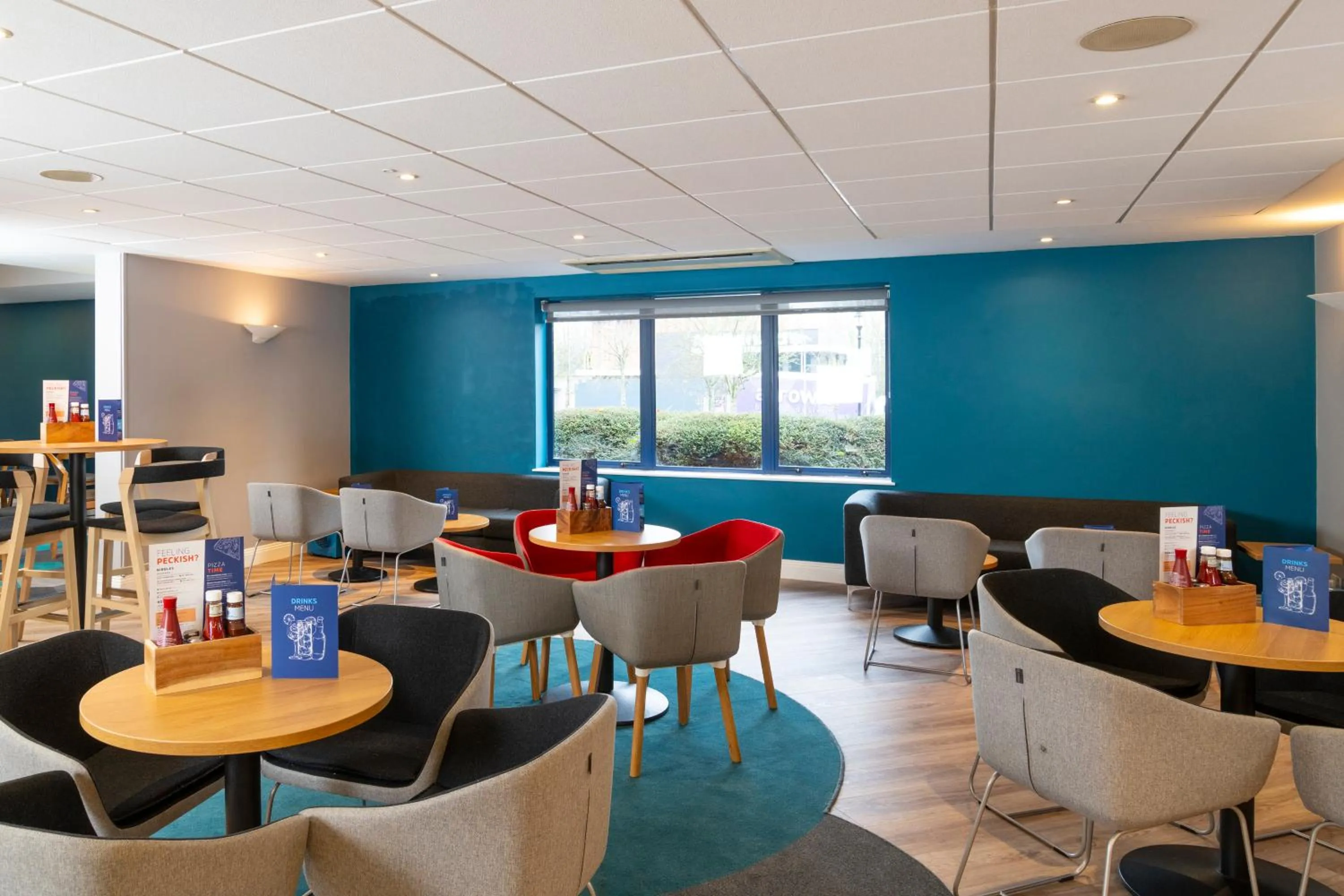 Seating area in Holiday Inn Express Stafford by IHG