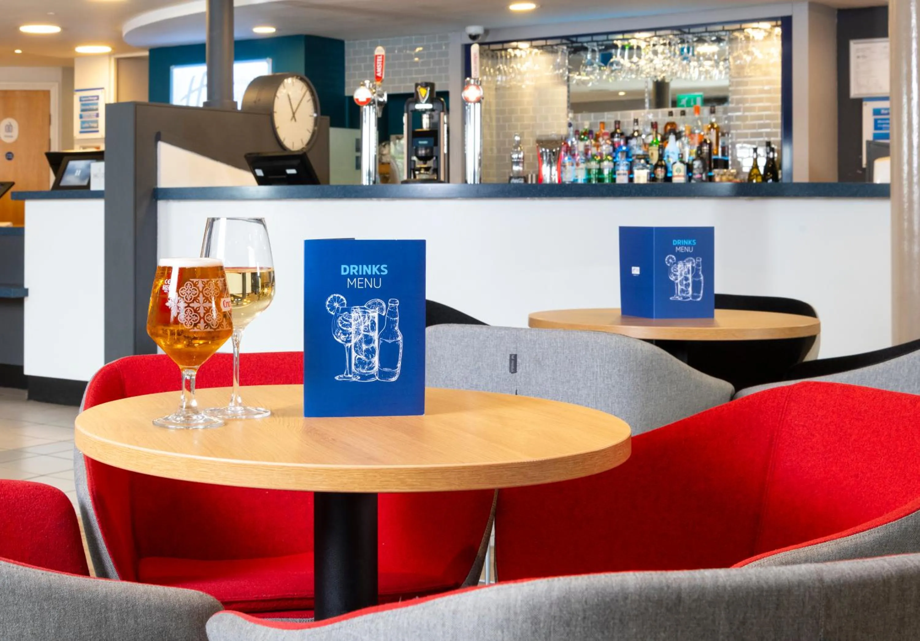 Lounge or bar in Holiday Inn Express Stafford by IHG