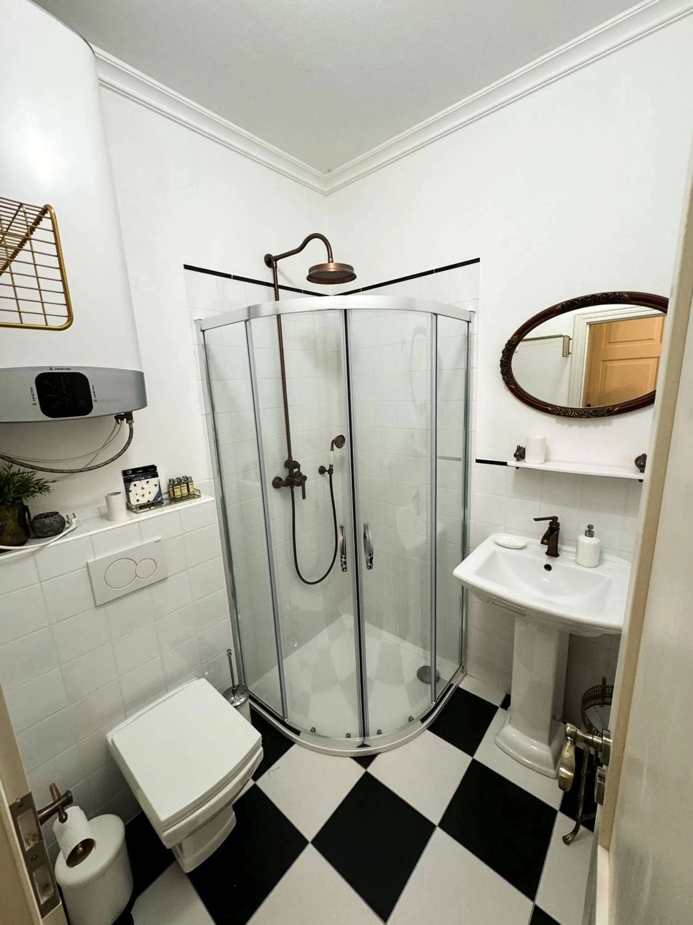 Bathroom in Opera apartments - Mestský palác