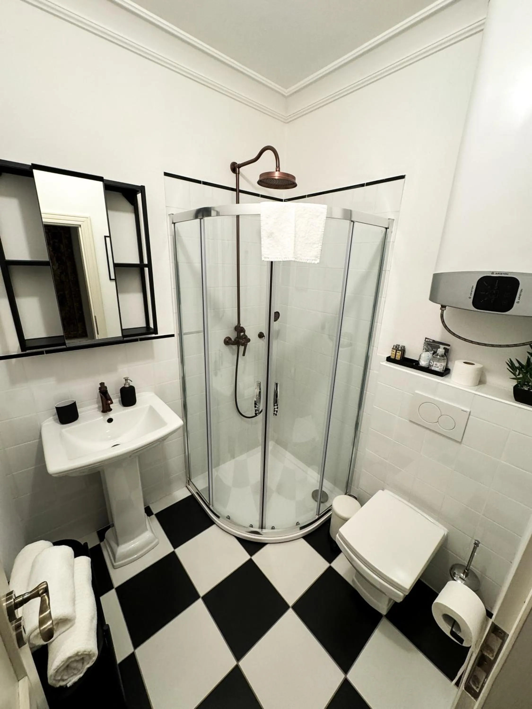 Bathroom in Opera apartments - Mestský palác