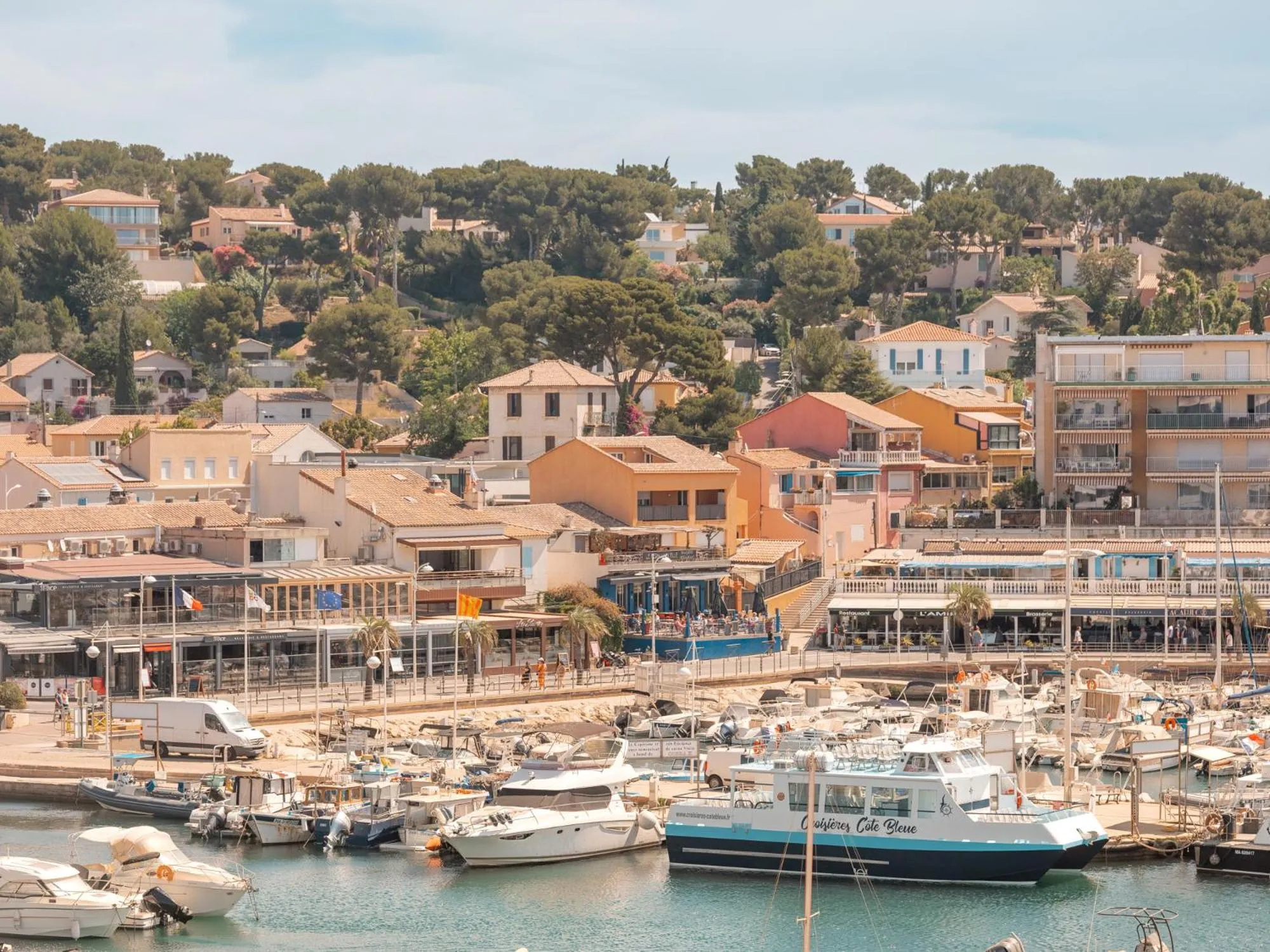 Facade/entrance in Bleu Hôtel & Spa