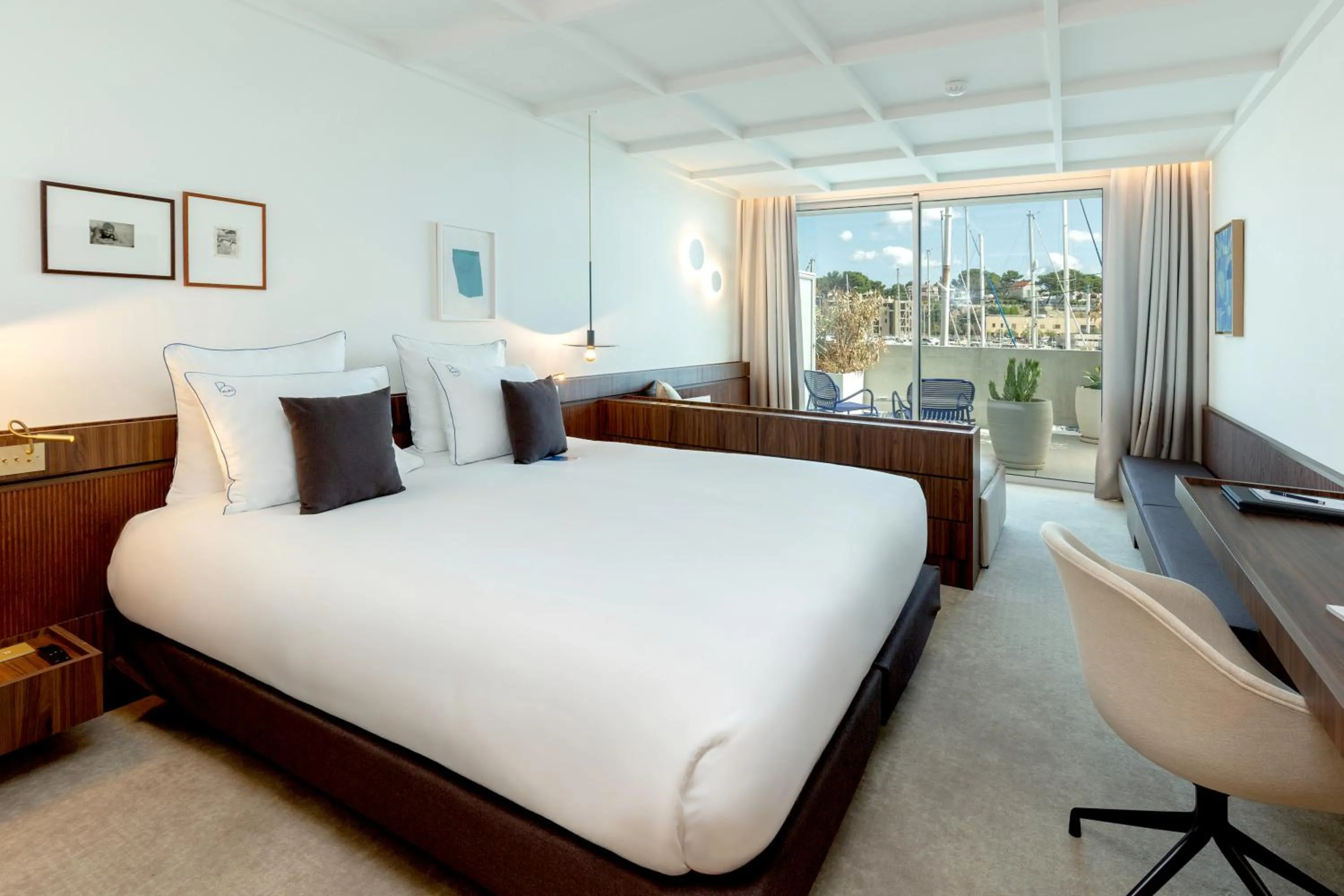 Bedroom, Bed in Bleu Hôtel & Spa