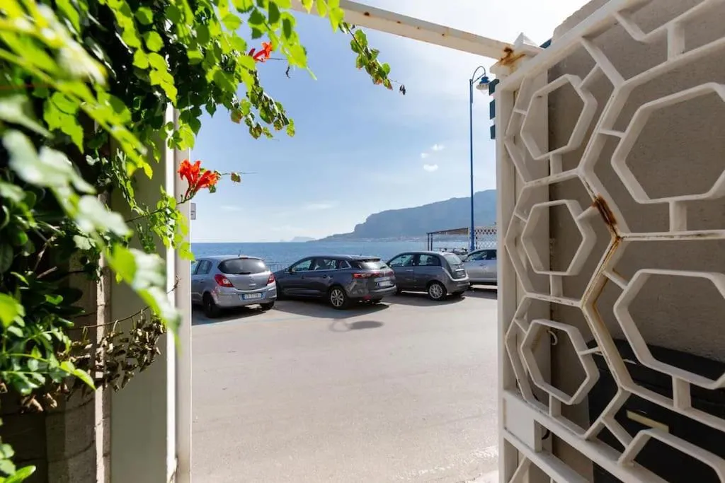 Villa Emilia Mondello Appartamento Emily con vista sul mare