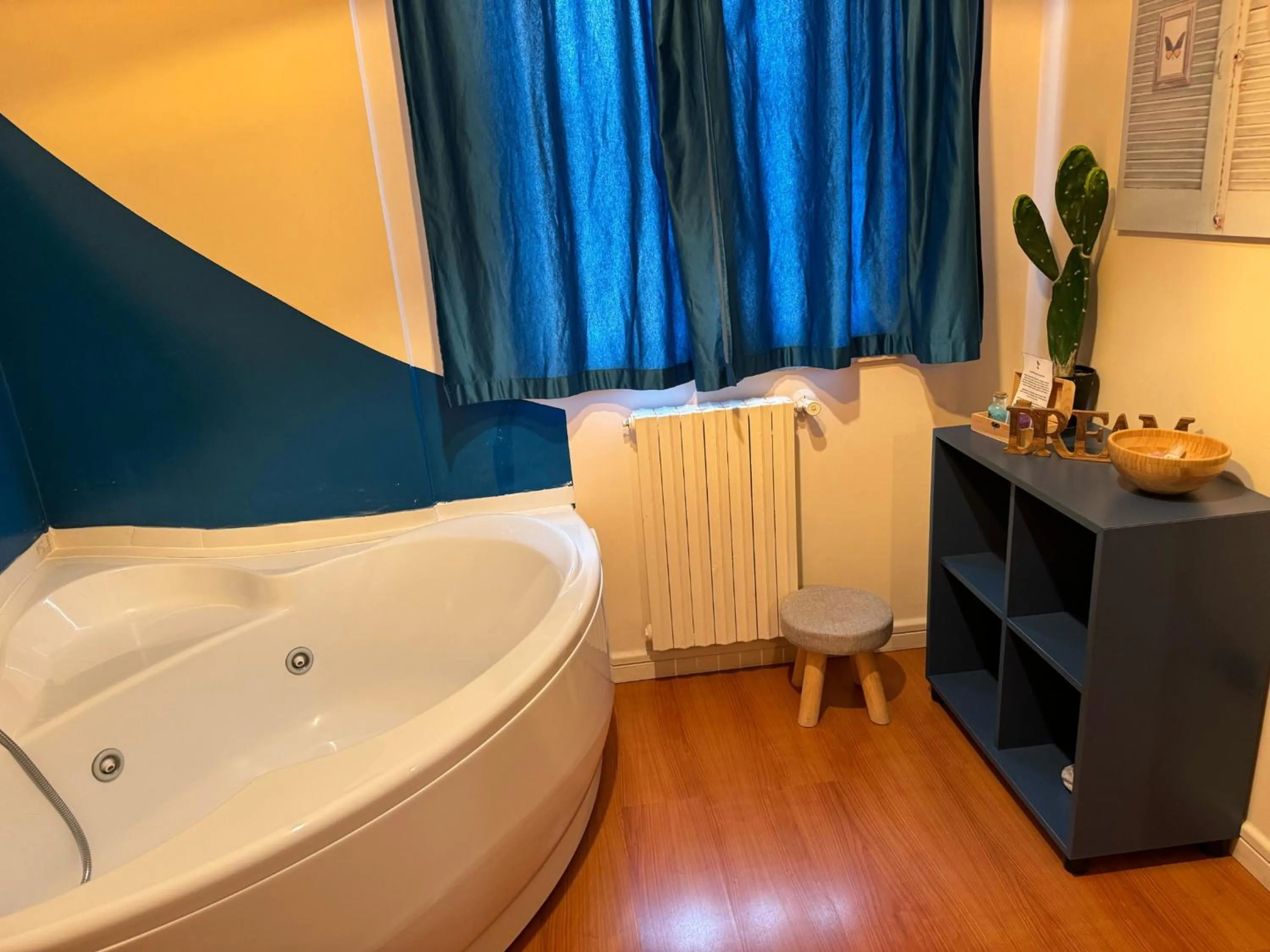 Hot Tub in Bracco Rooms & Suites - Boutique Hotel nel Centro Storico di Matera