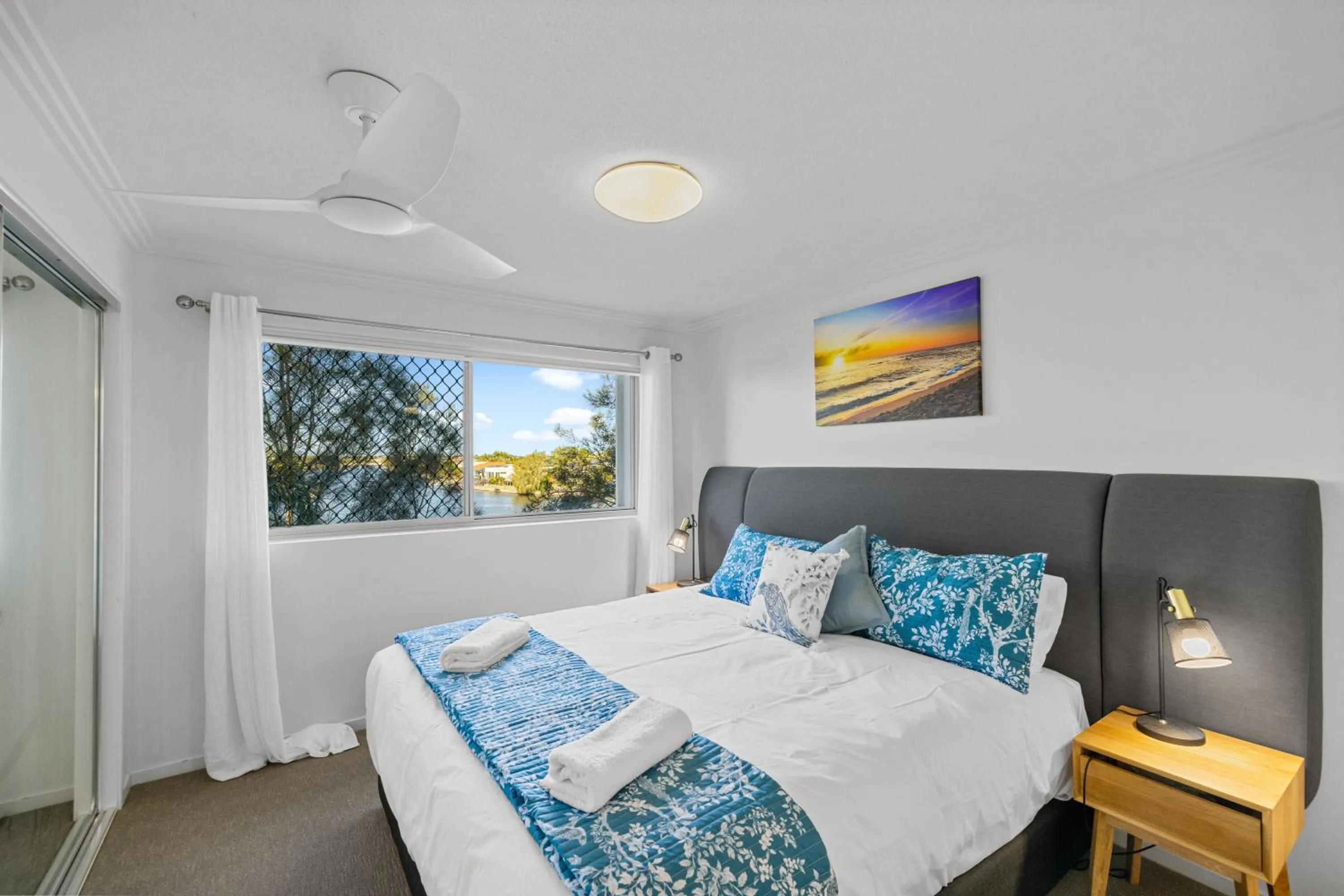 Bed in Saltwater on the Peninsula