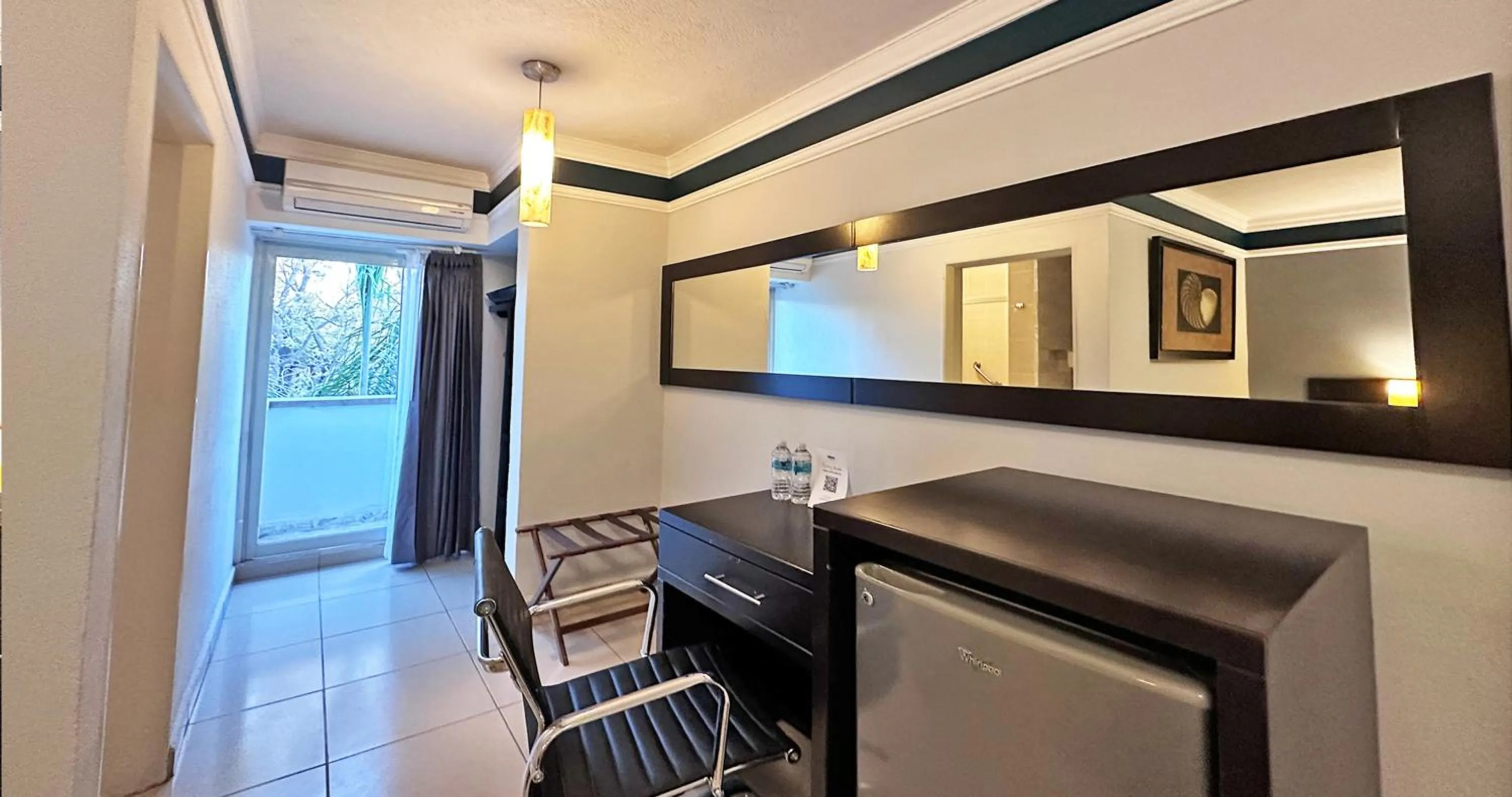 Seating area in InHouse Hotel León